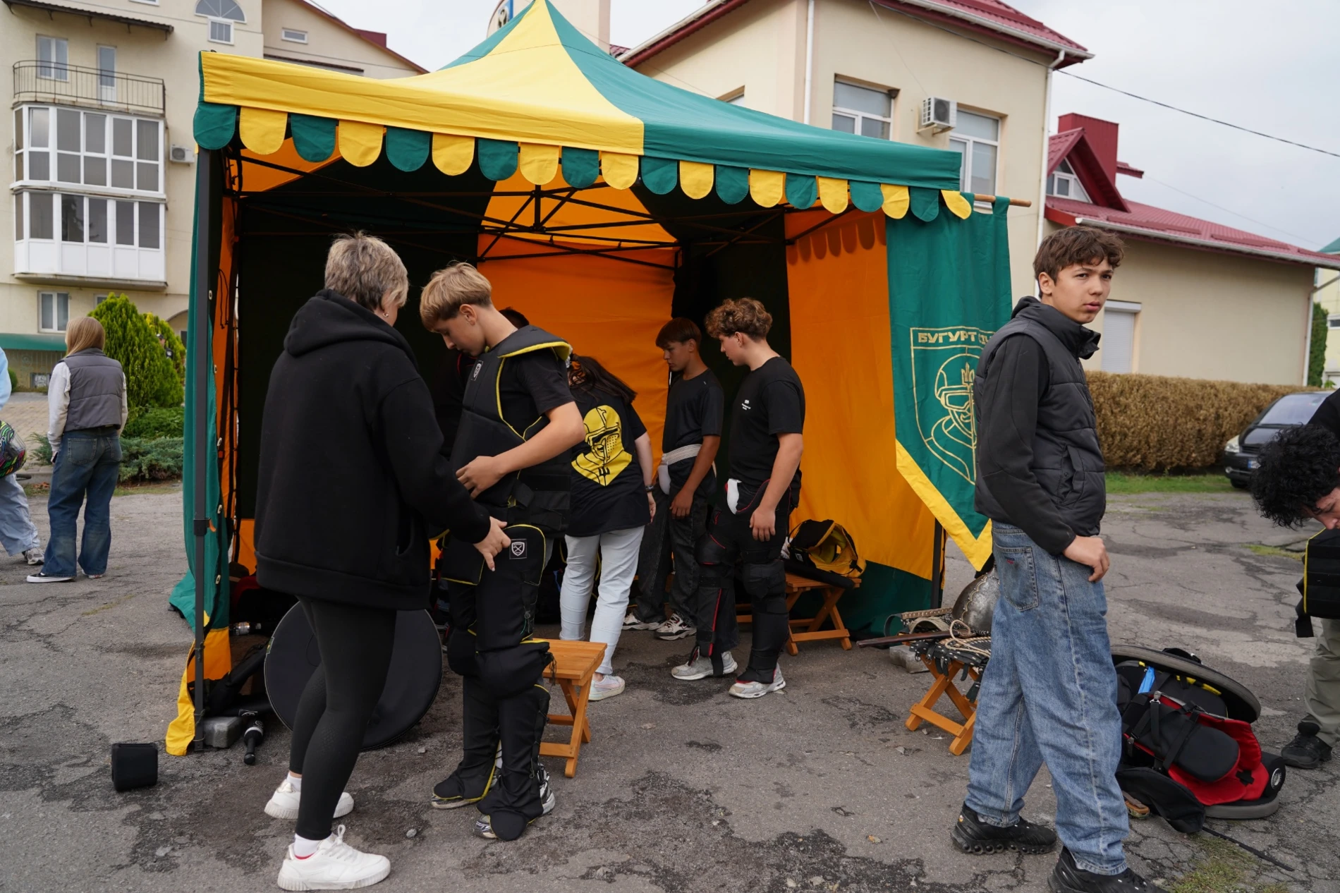 15 поєдинків, лицарські бої та локації пам’яті: як у м. Бар відбувся «Турнір Героїв»