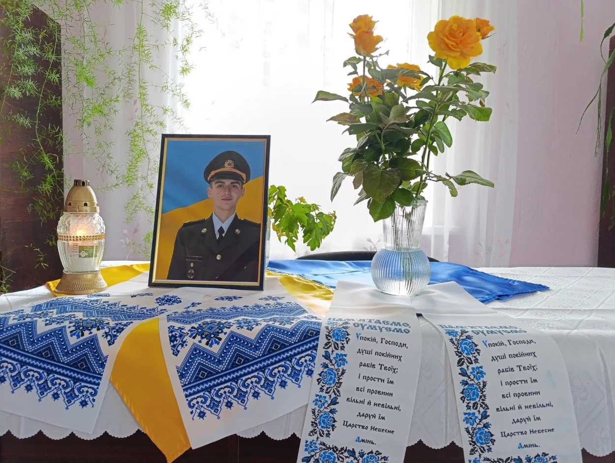 Пам'яті мужнього воїна, захисника та Героя з с. Комарівці Барської громади Юрія Шерстюка