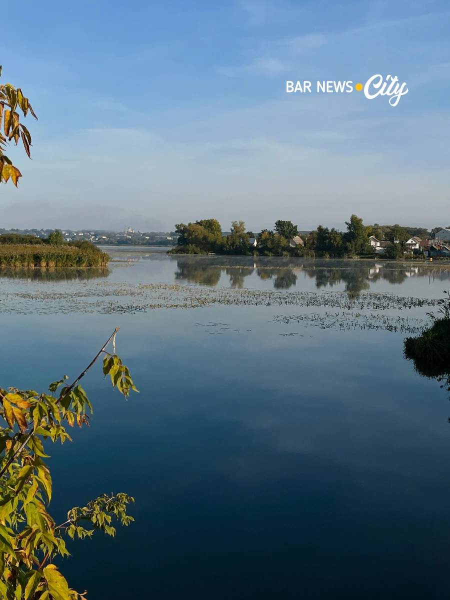 Жовтневий Бар: як виглядає місто у розпал осені. Фоторепортаж