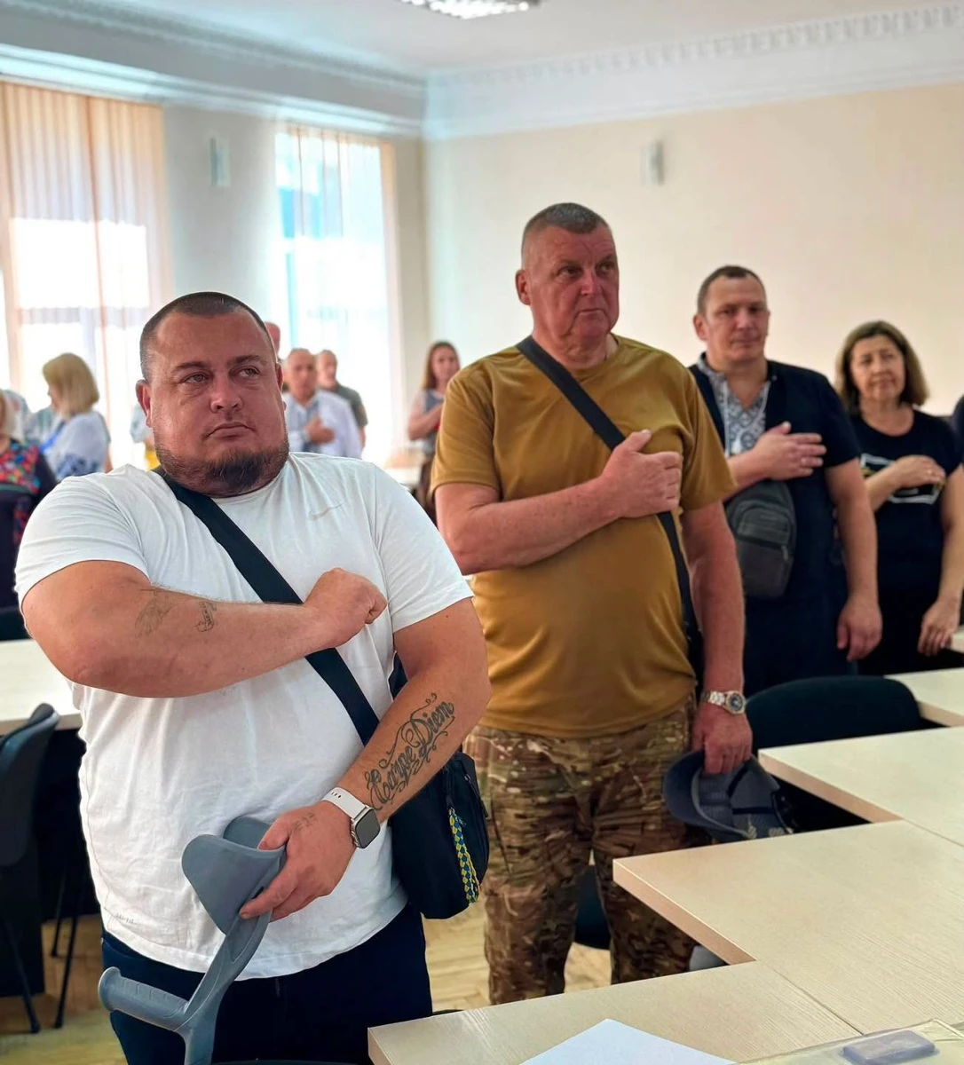 Жителя Барської громади Олександра Дудника нагородили відзнакою Міністерства оборони «За поранення»