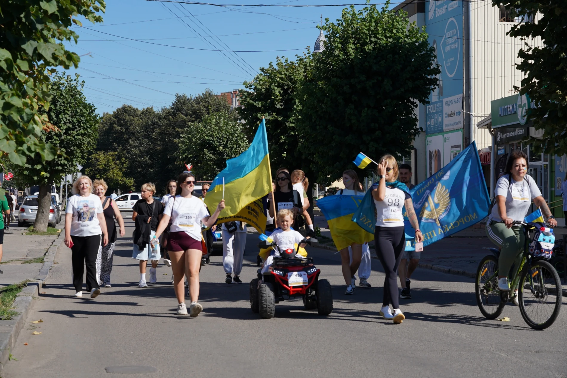 Понад 400 учасників бігли за Героїв: у м. Бар вдруге провели пам’ятний забіг