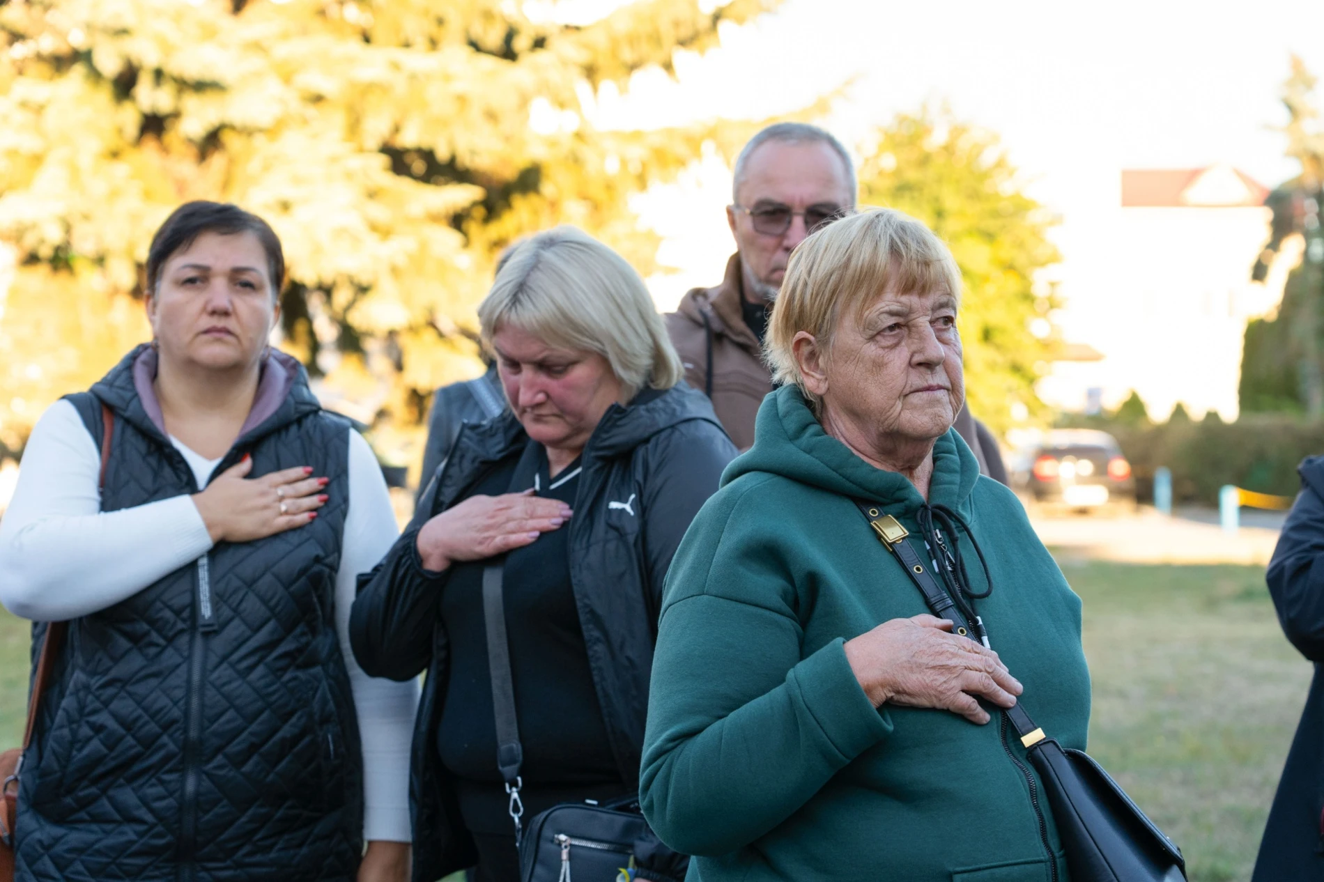 У м. Бар біля фотостели Героїв вшанували пам’ять загиблих Захисників громади