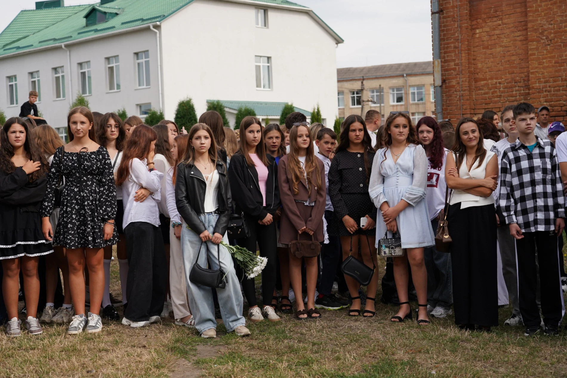 Перший дзвоник у школах Бара: святкові лінійки, безкоштовні обіди та освітні зміни
