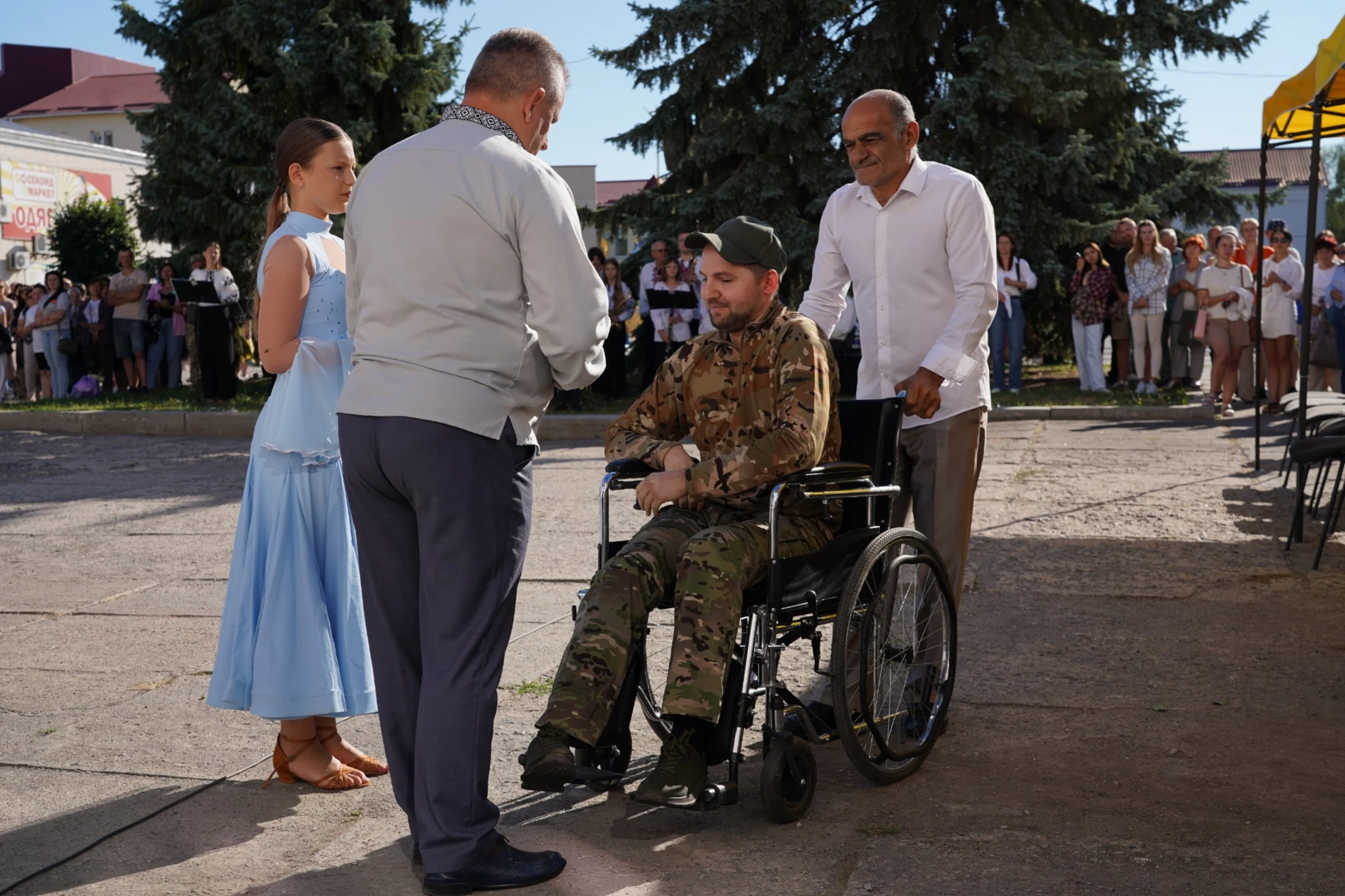 У День Державного Прапора у м. Бар підняли синьо-жовтий стяг та нагородили захисників