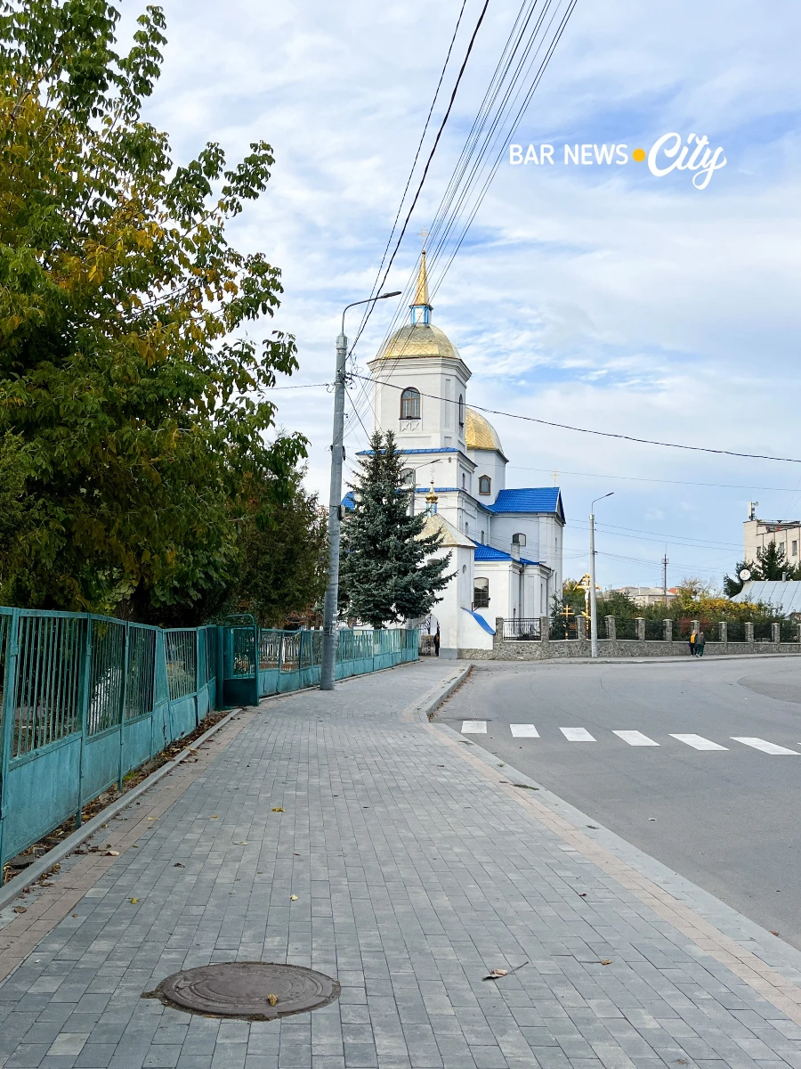 Жовтневий Бар: як виглядає місто у розпал осені. Фоторепортаж