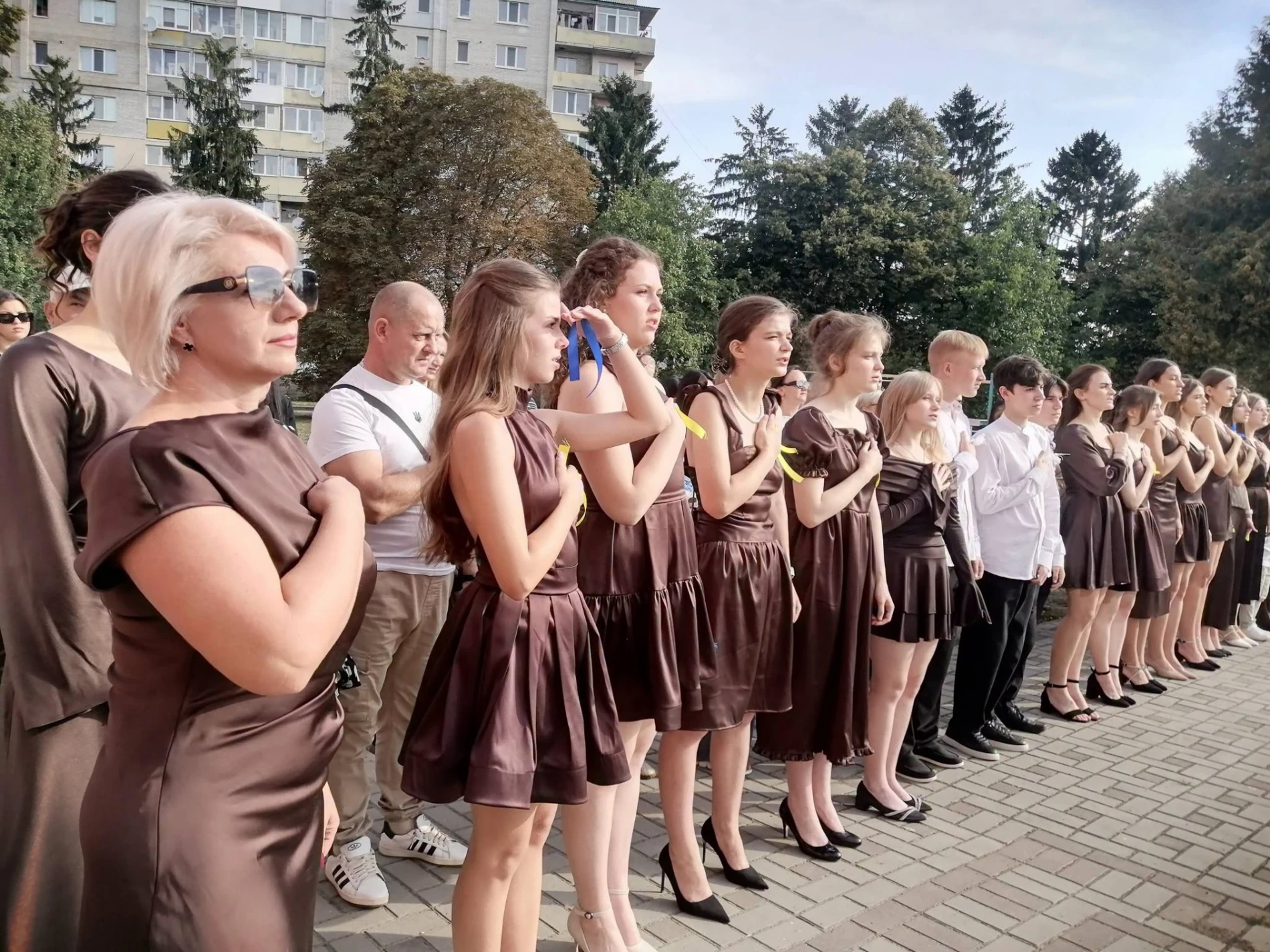 Перший дзвоник у школах Бара: святкові лінійки, безкоштовні обіди та освітні зміни