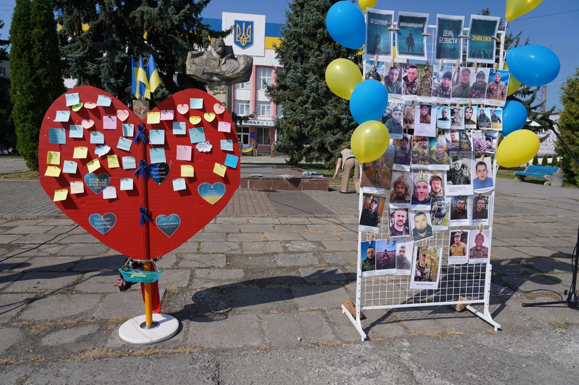 «Ми не припинимо чекати»: у Барі підтримали родини зниклих безвісти та полонених захисників