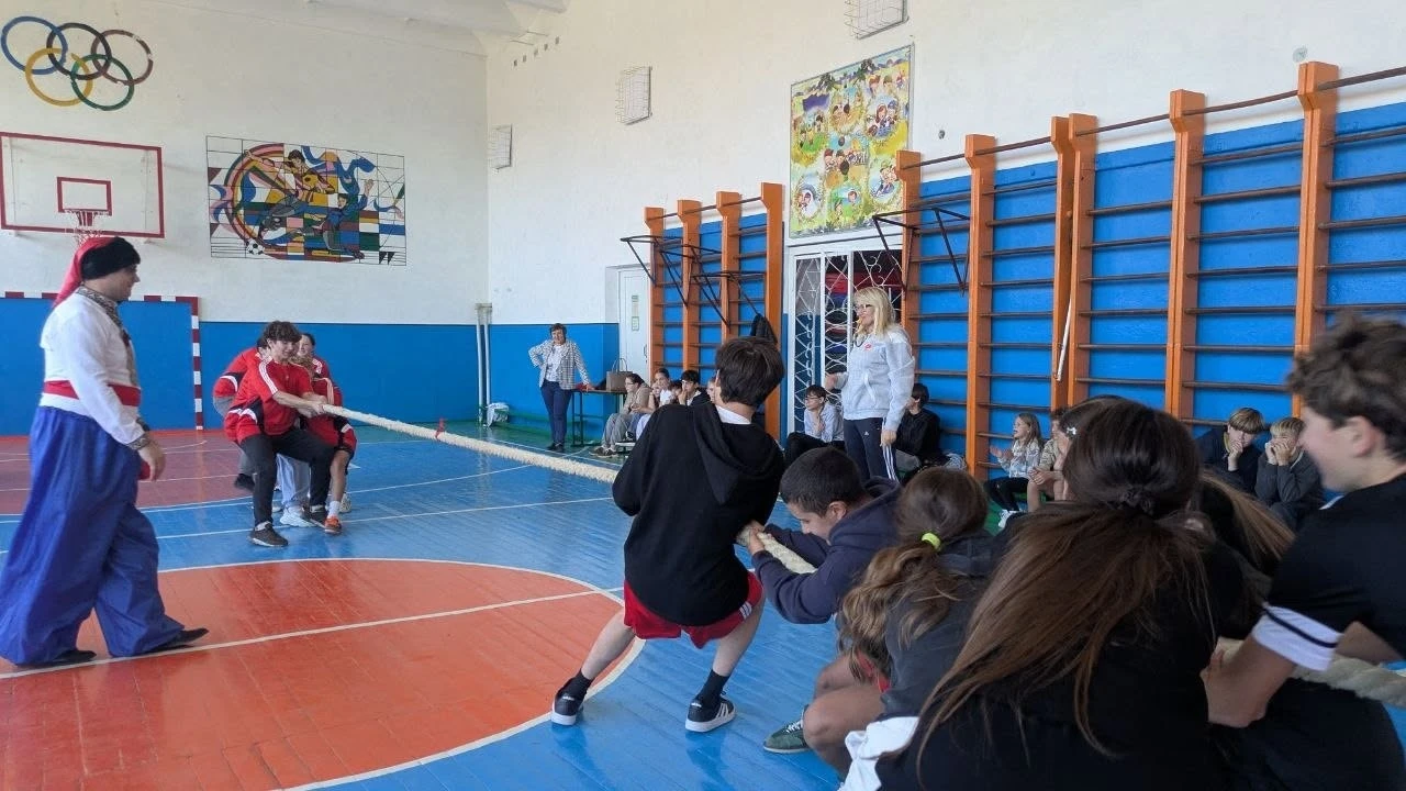 Подякували захисникам та провели козацькі змагання: як у Барському ліцеї №2 відзначили 1 жовтня