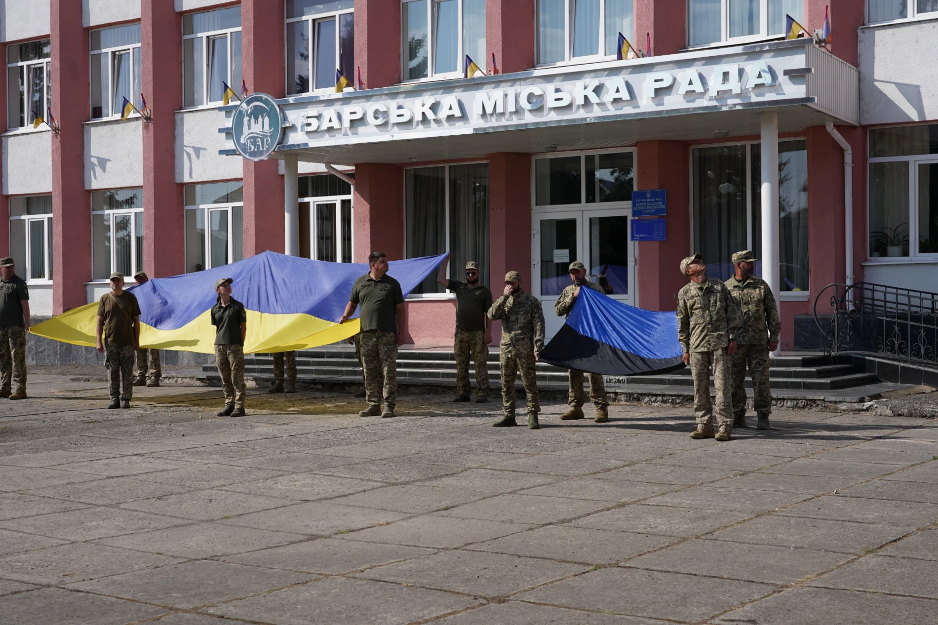 «Ми не припинимо чекати»: у Барі підтримали родини зниклих безвісти та полонених захисників