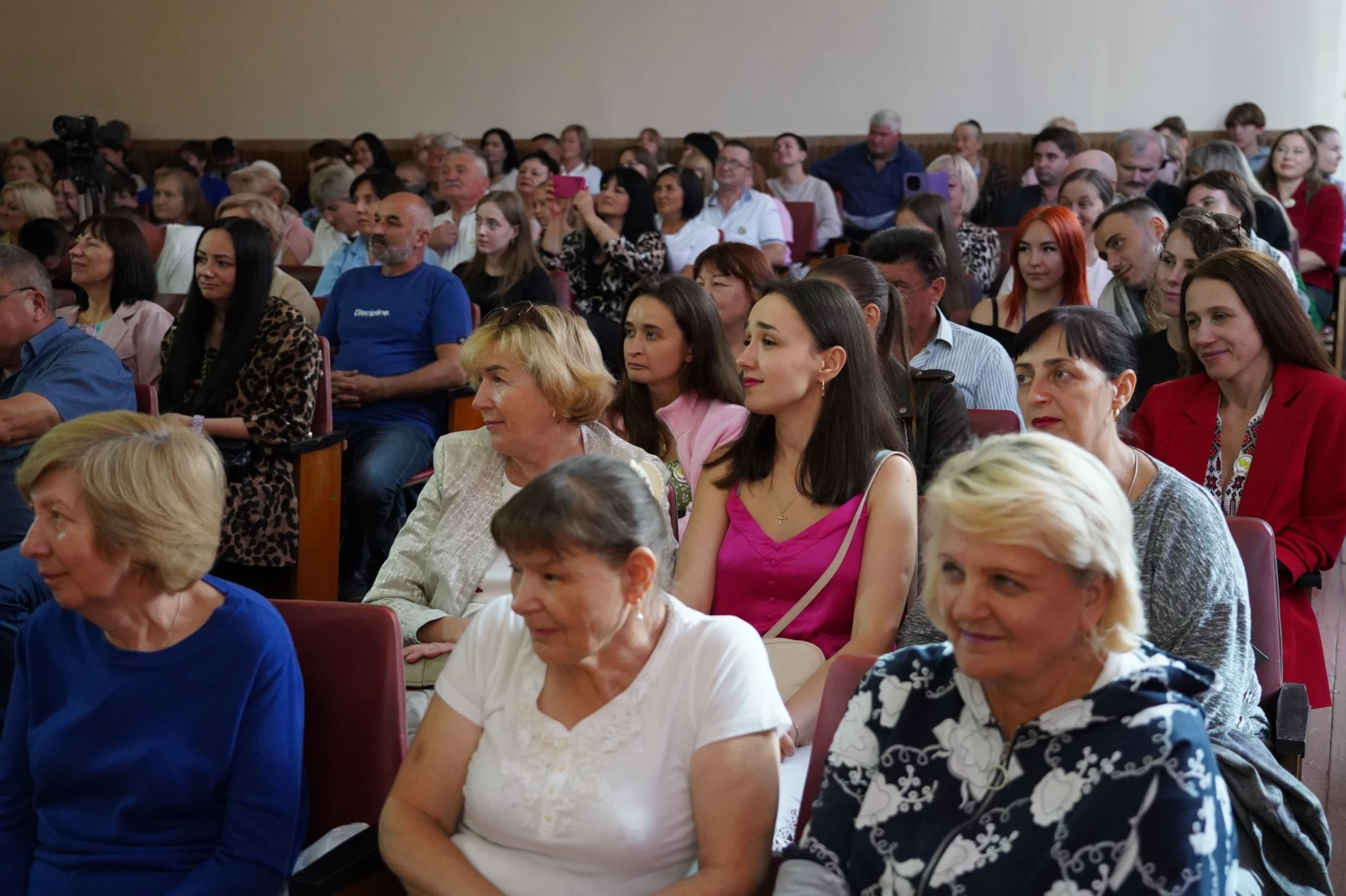 Вистави, гастролі, війна і нові прем'єри: якими були перші 10 років Барського МХАТу