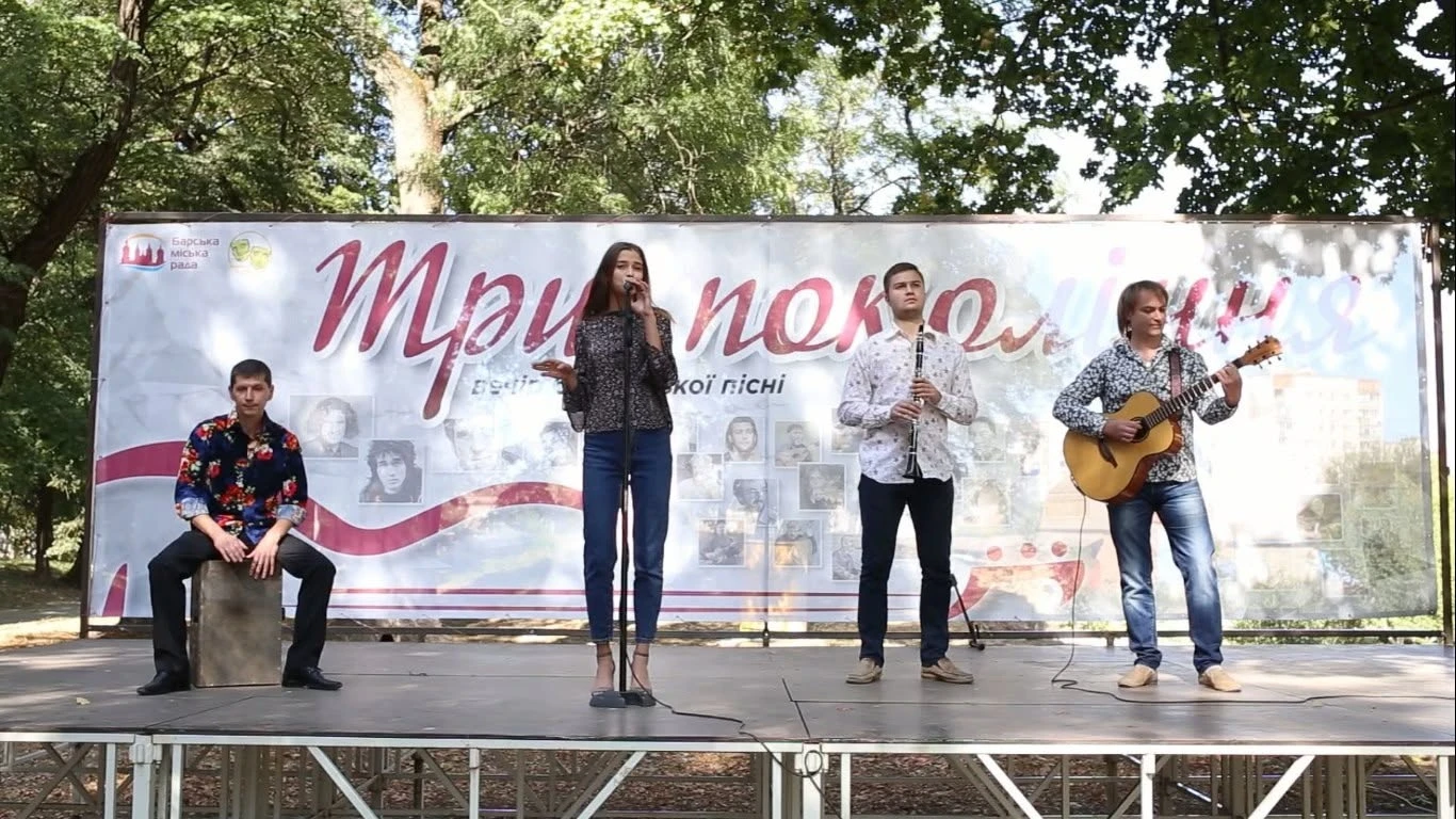 Вистави, гастролі, війна і нові прем'єри: якими були перші 10 років Барського МХАТу