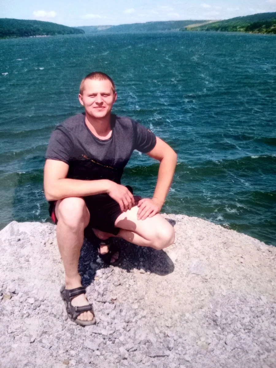 Пам'яті мужнього воїна, захисника та Героя Руслана Шиндирука з Барської громади