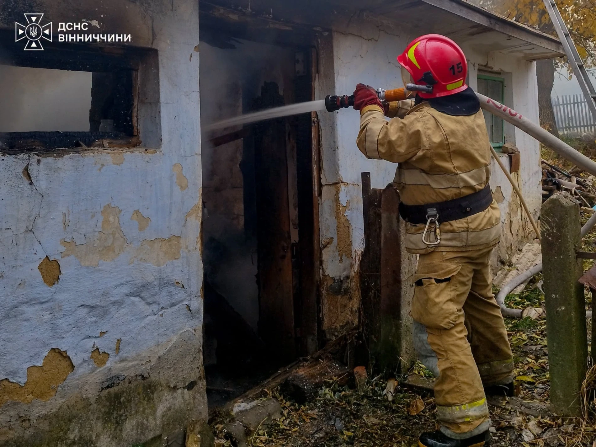 У Слободі-Ялтушківській через коротке замикання горіла господарська будівля
