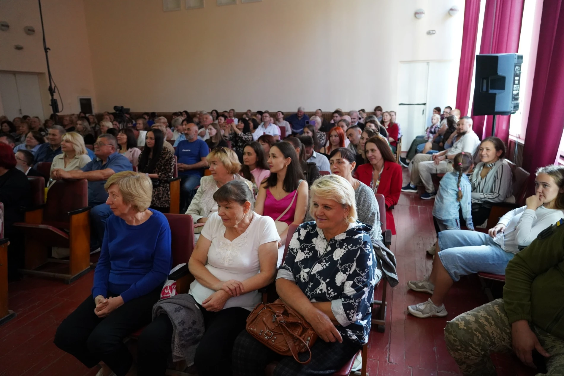 Вистави, гастролі, війна і нові прем'єри: якими були перші 10 років Барського МХАТу