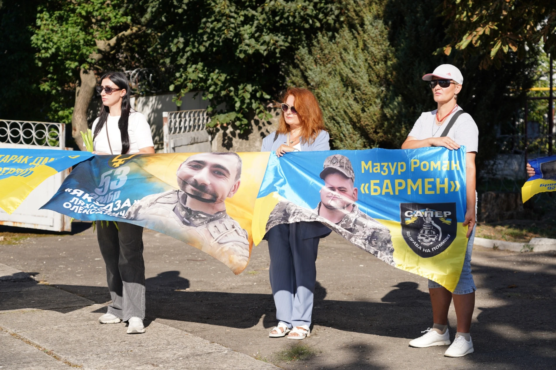 У День Державного Прапора у м. Бар підняли синьо-жовтий стяг та нагородили захисників