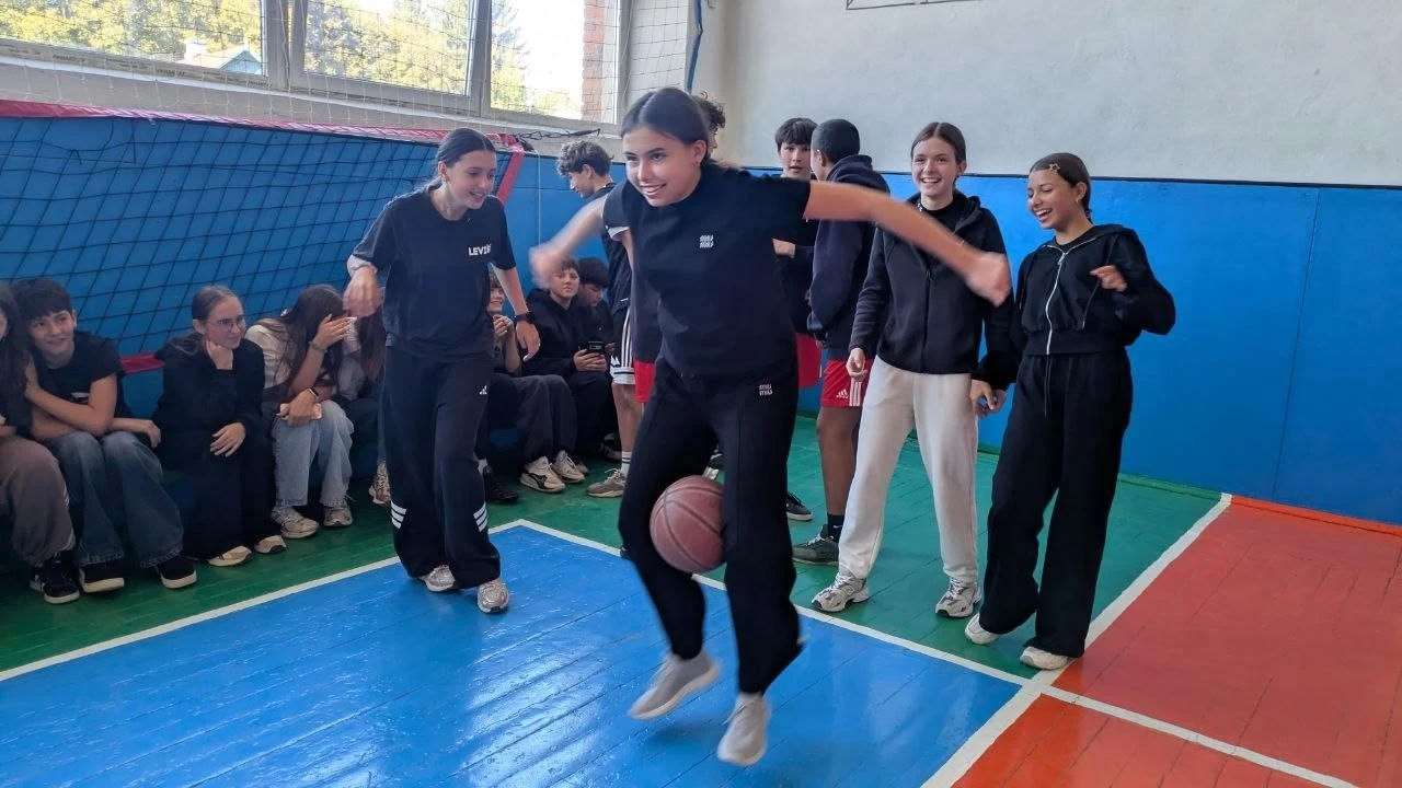 Подякували захисникам та провели козацькі змагання: як у Барському ліцеї №2 відзначили 1 жовтня