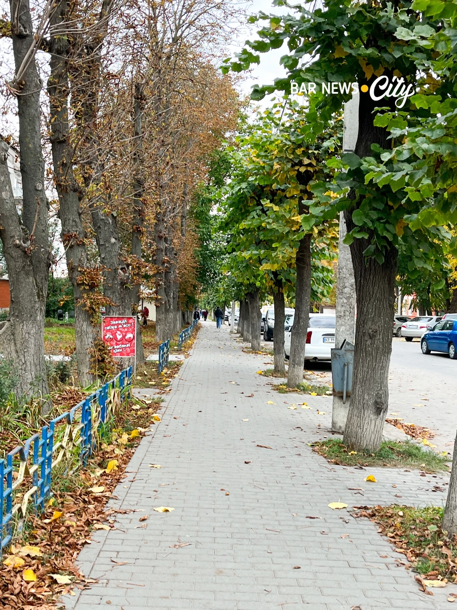 Жовтневий Бар: як виглядає місто у розпал осені. Фоторепортаж