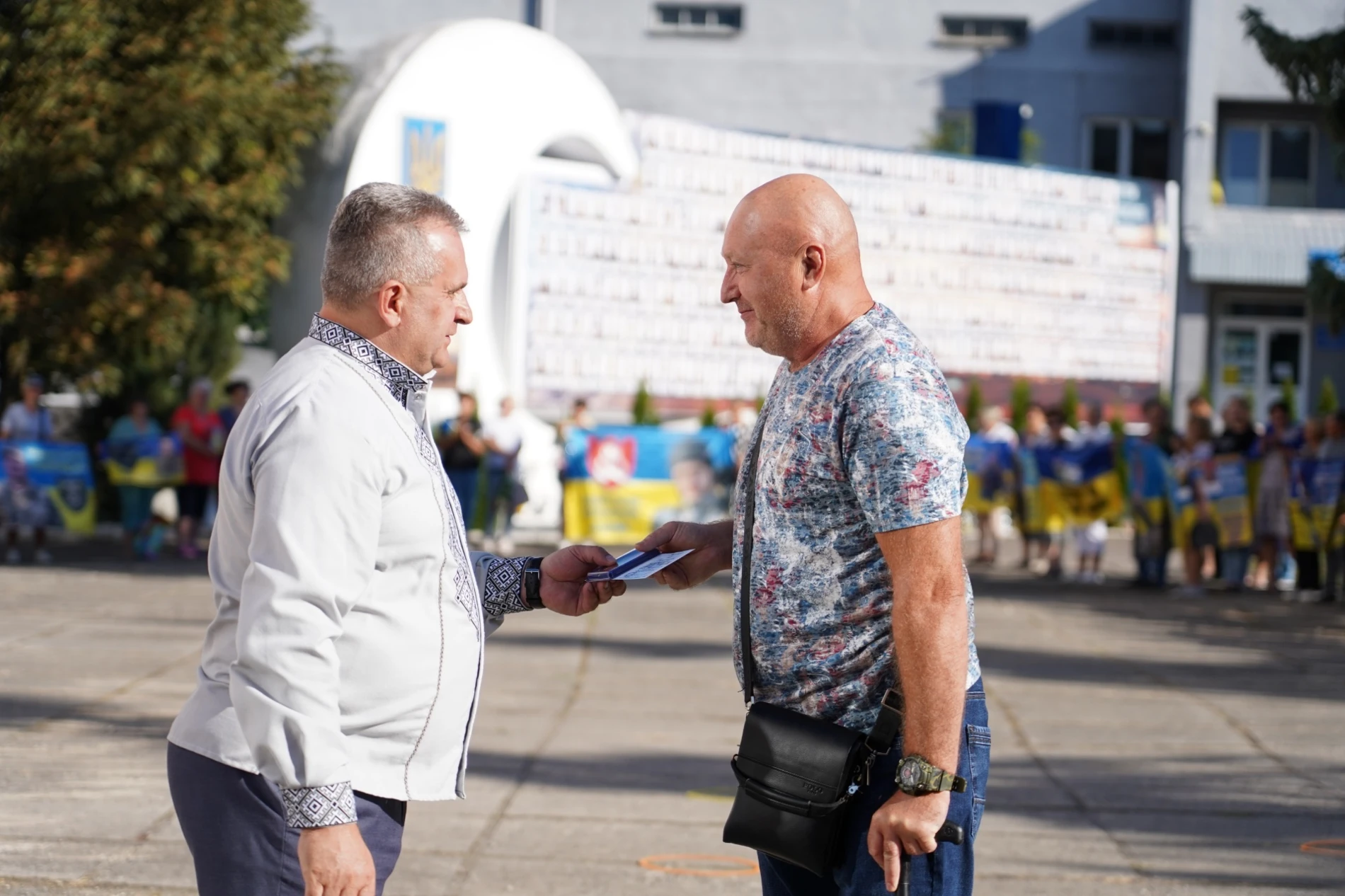 У День Державного Прапора у м. Бар підняли синьо-жовтий стяг та нагородили захисників
