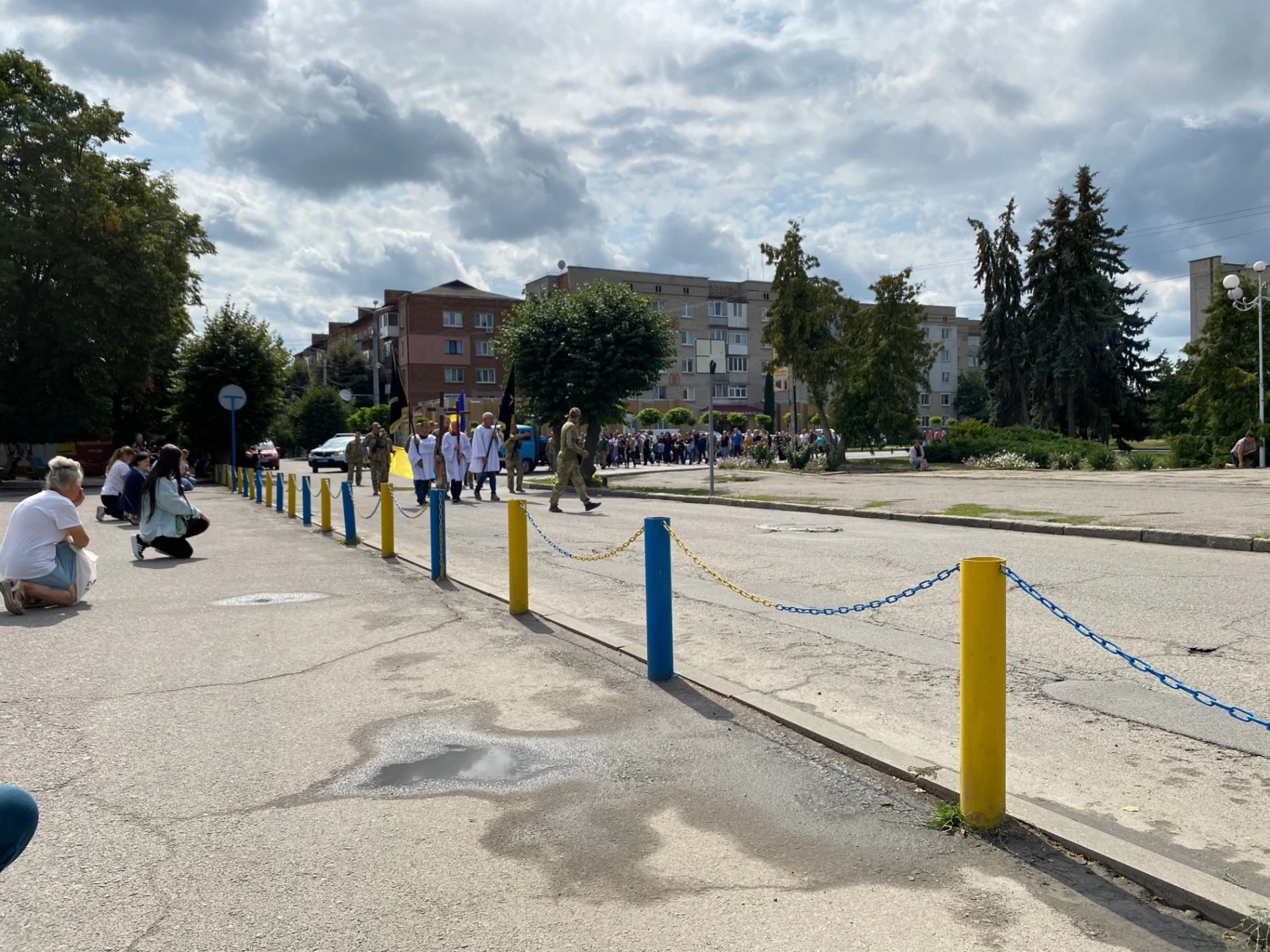 У Барській громаді попрощалися із Захисником Русланом Антонюком, якого майже два роки чекали додому