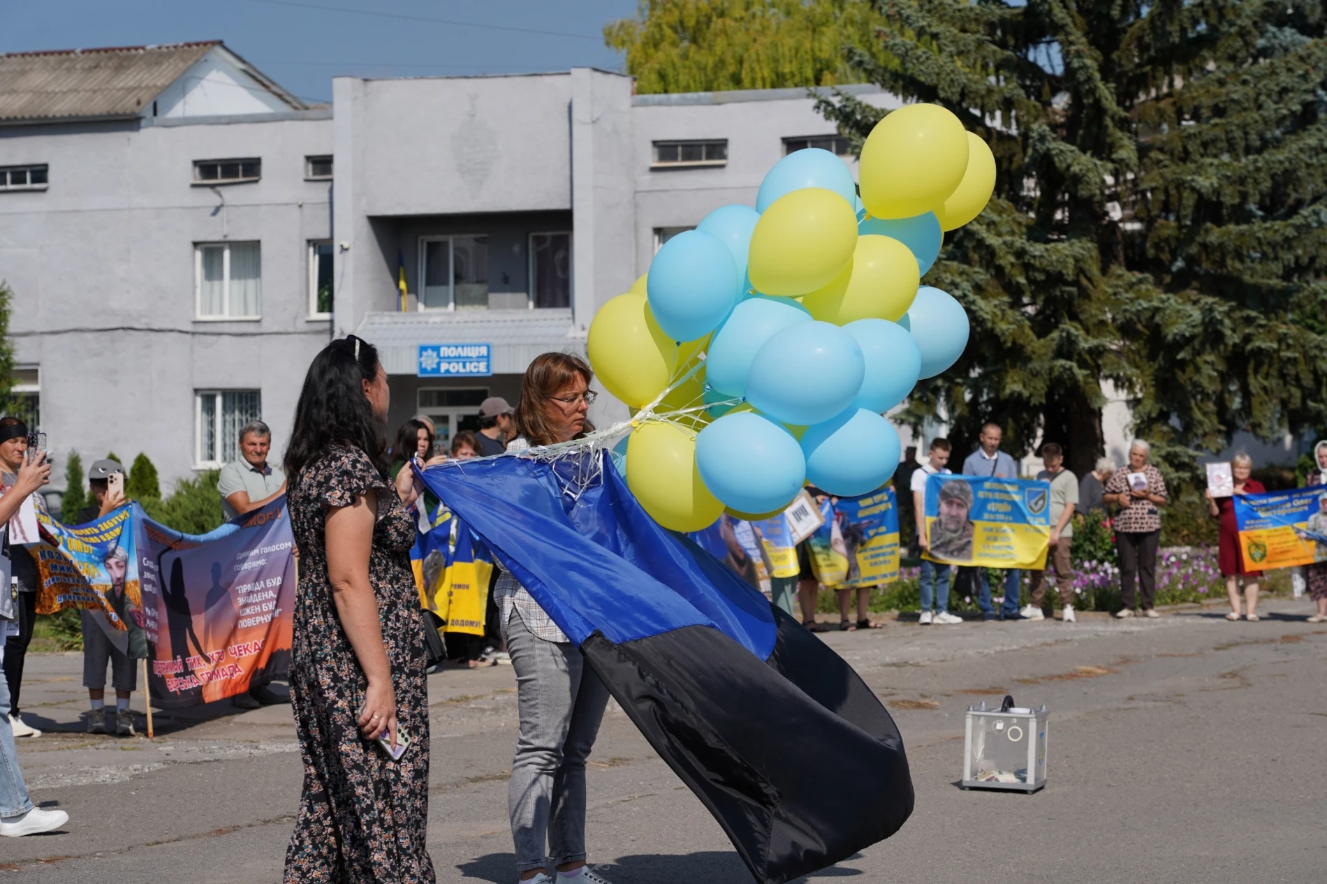 «Ми не припинимо чекати»: у Барі підтримали родини зниклих безвісти та полонених захисників