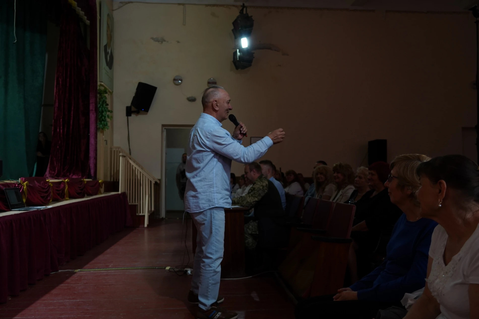 Вистави, гастролі, війна і нові прем'єри: якими були перші 10 років Барського МХАТу