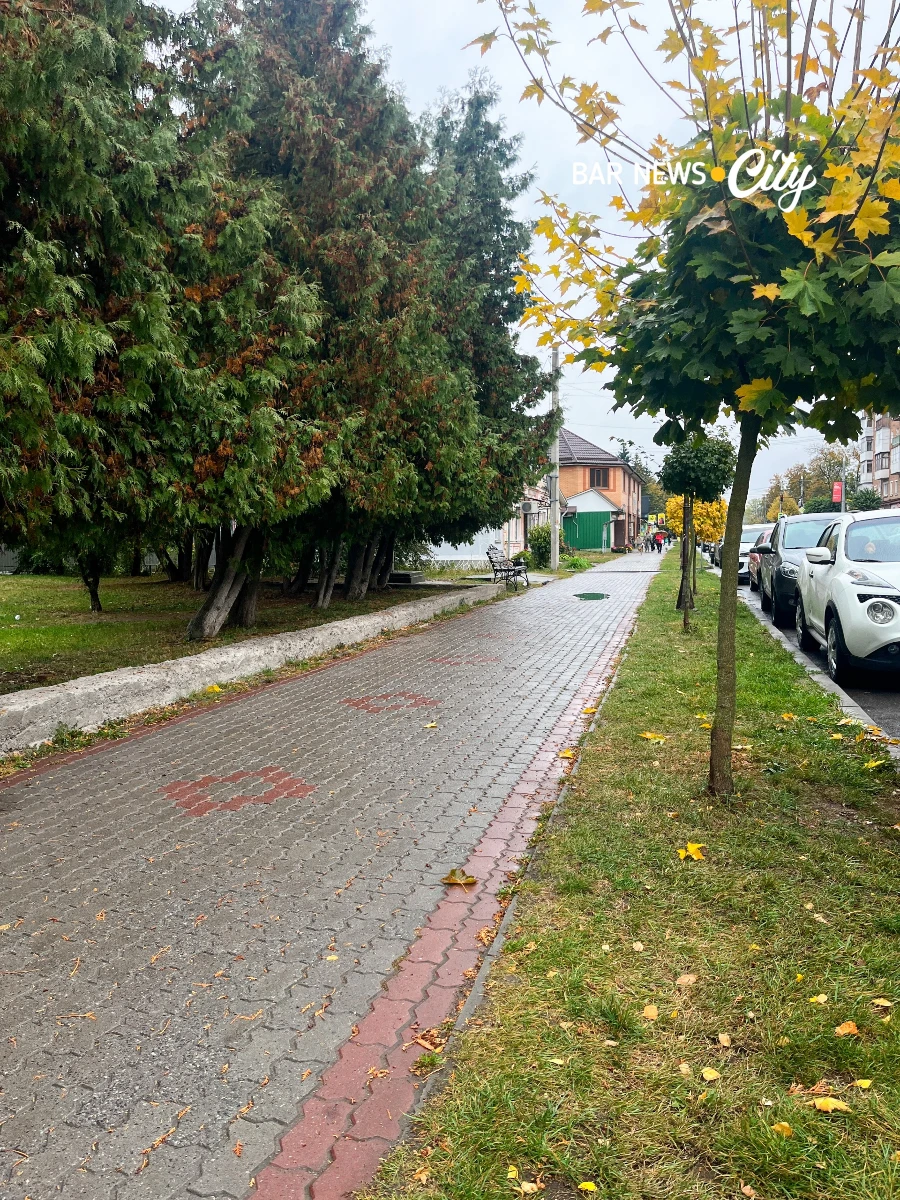 Жовтневий Бар: як виглядає місто у розпал осені. Фоторепортаж