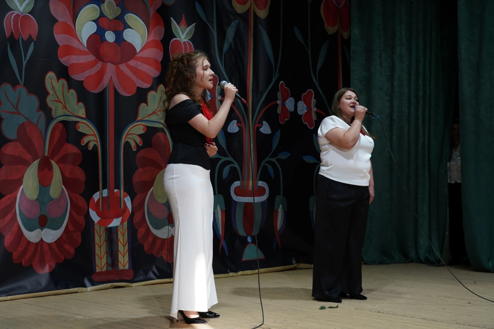 Вистави, гастролі, війна і нові прем'єри: якими були перші 10 років Барського МХАТу