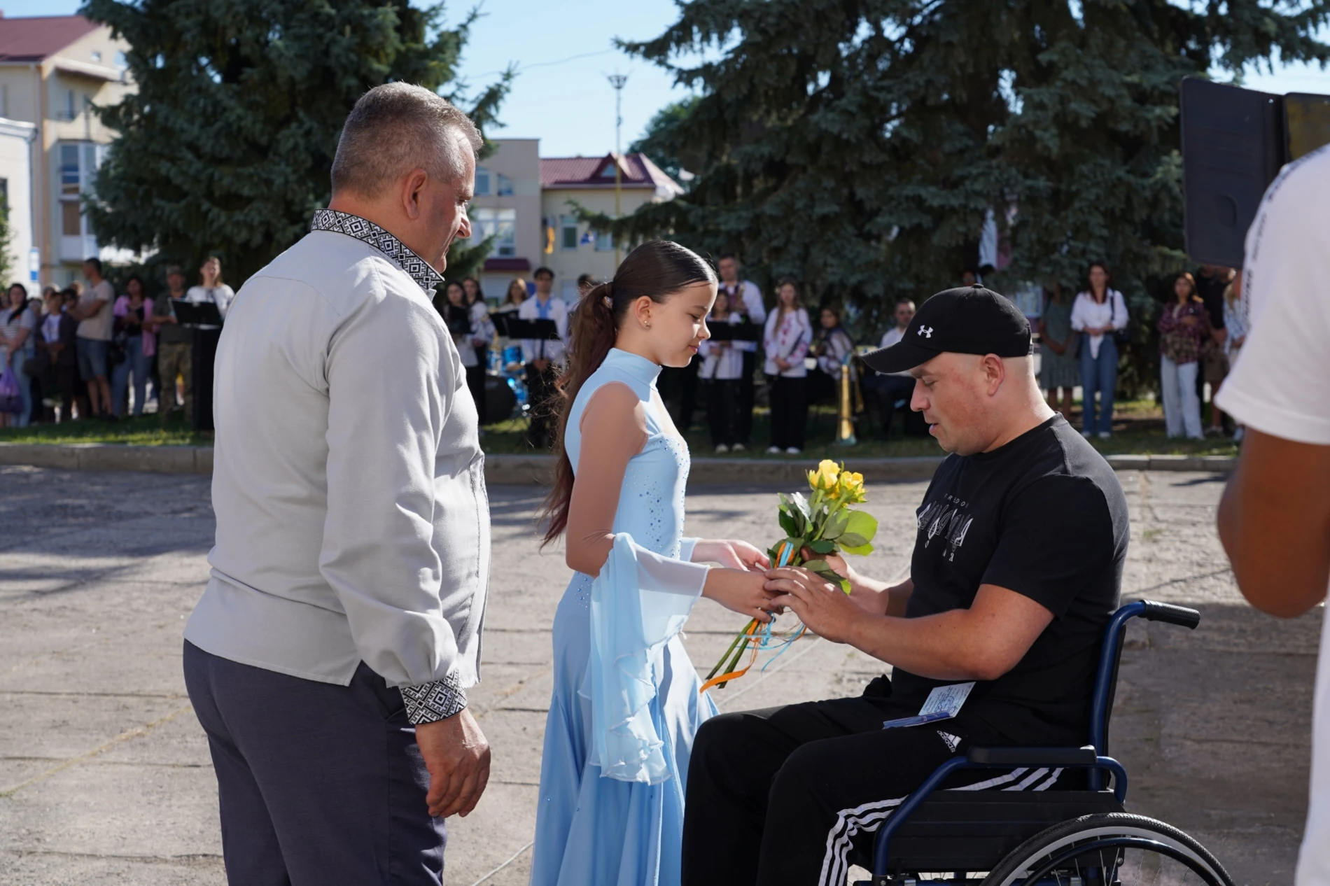 У День Державного Прапора у м. Бар підняли синьо-жовтий стяг та нагородили захисників