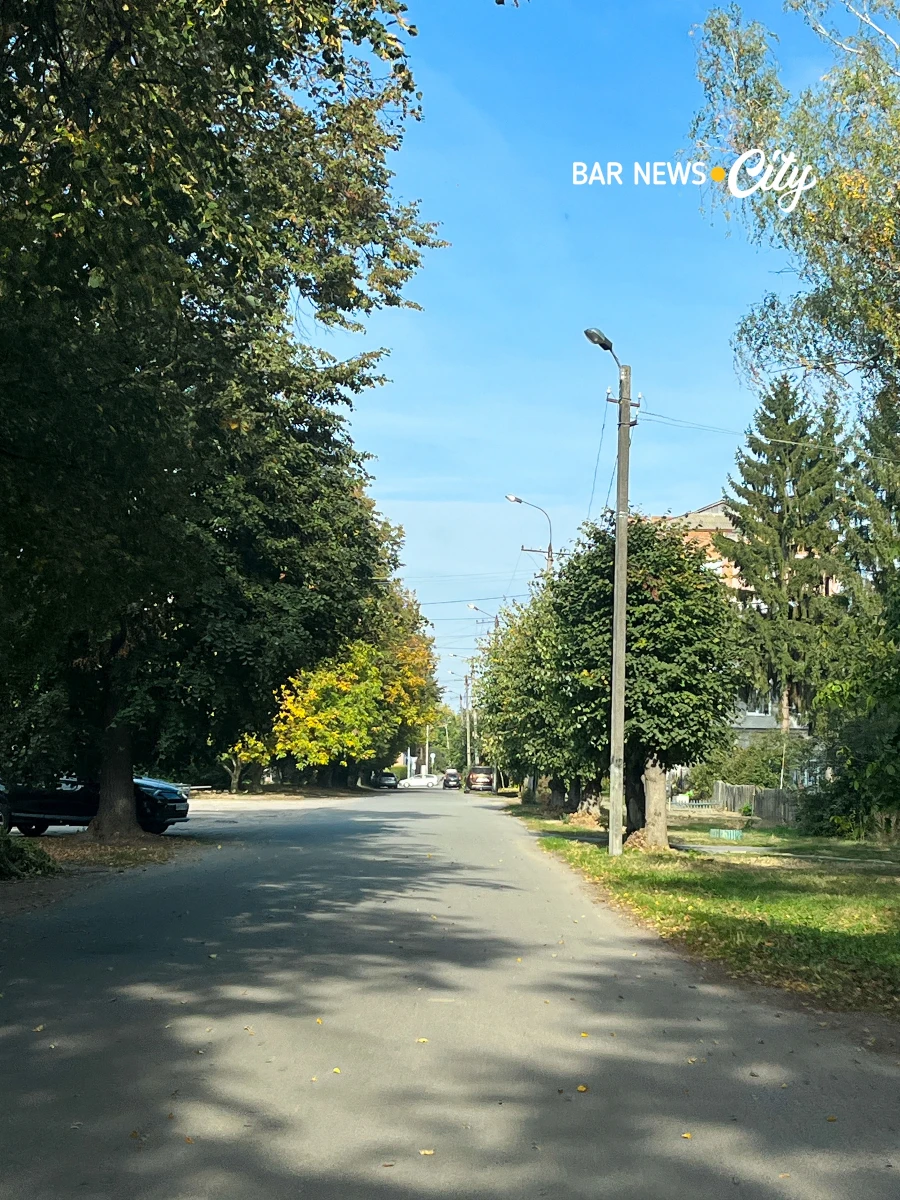 Жовтневий Бар: як виглядає місто у розпал осені. Фоторепортаж