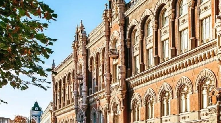 Нацбанк пом’якшив валютні обмеження: як це вплине на українців