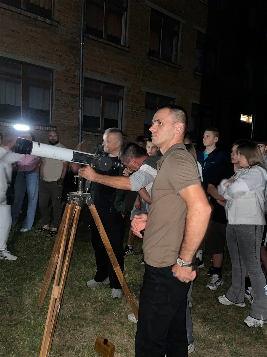 Барчани 7 серпня спостерігали повне місячне затемнення: фото та спостереження через телескоп