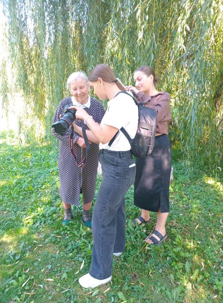 у центрі «Милосердя» провели б’юті-фотосесію для жінок елегантного віку