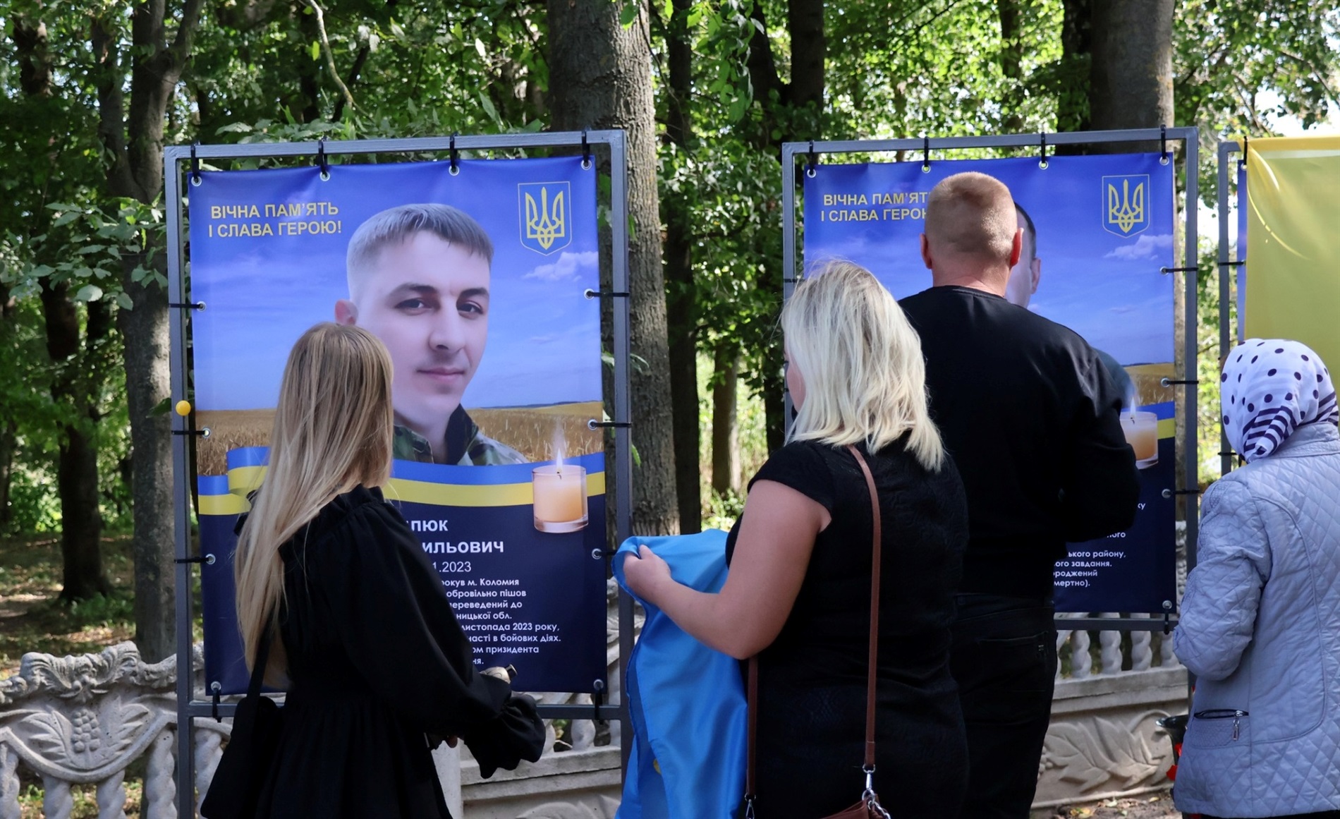 В Іванівцях Барської громади відкрили Алею Слави Героям