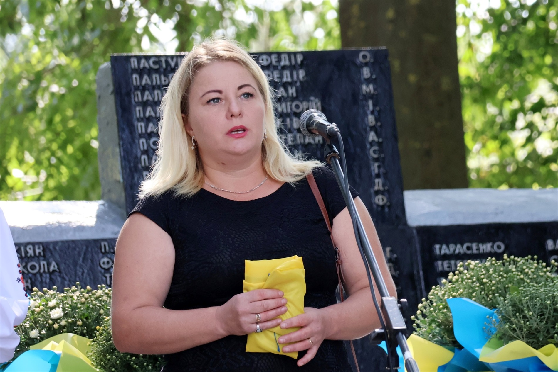 В Іванівцях Барської громади відкрили Алею Слави Героям