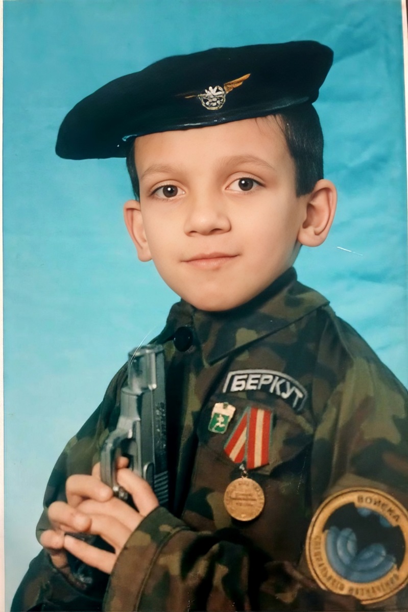 Пам'яті мужнього воїна, захисника та Героя Андрія Юзвенка з м. Бар