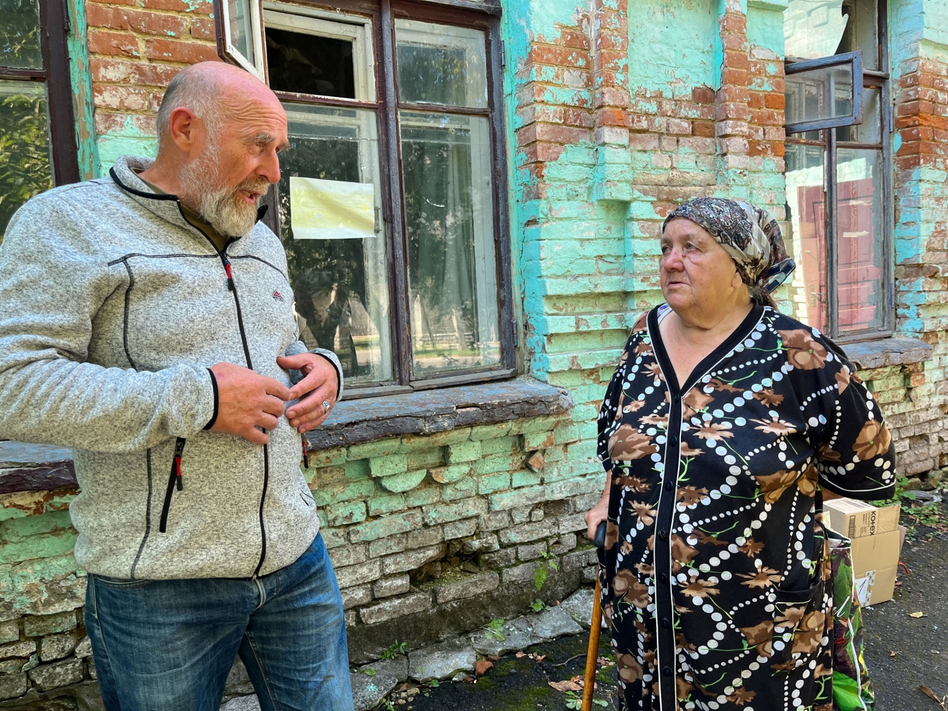 Скарбничка добра у Барі та Банк одягу в Золотоноші: як громади допомагають і дають речам друге життя