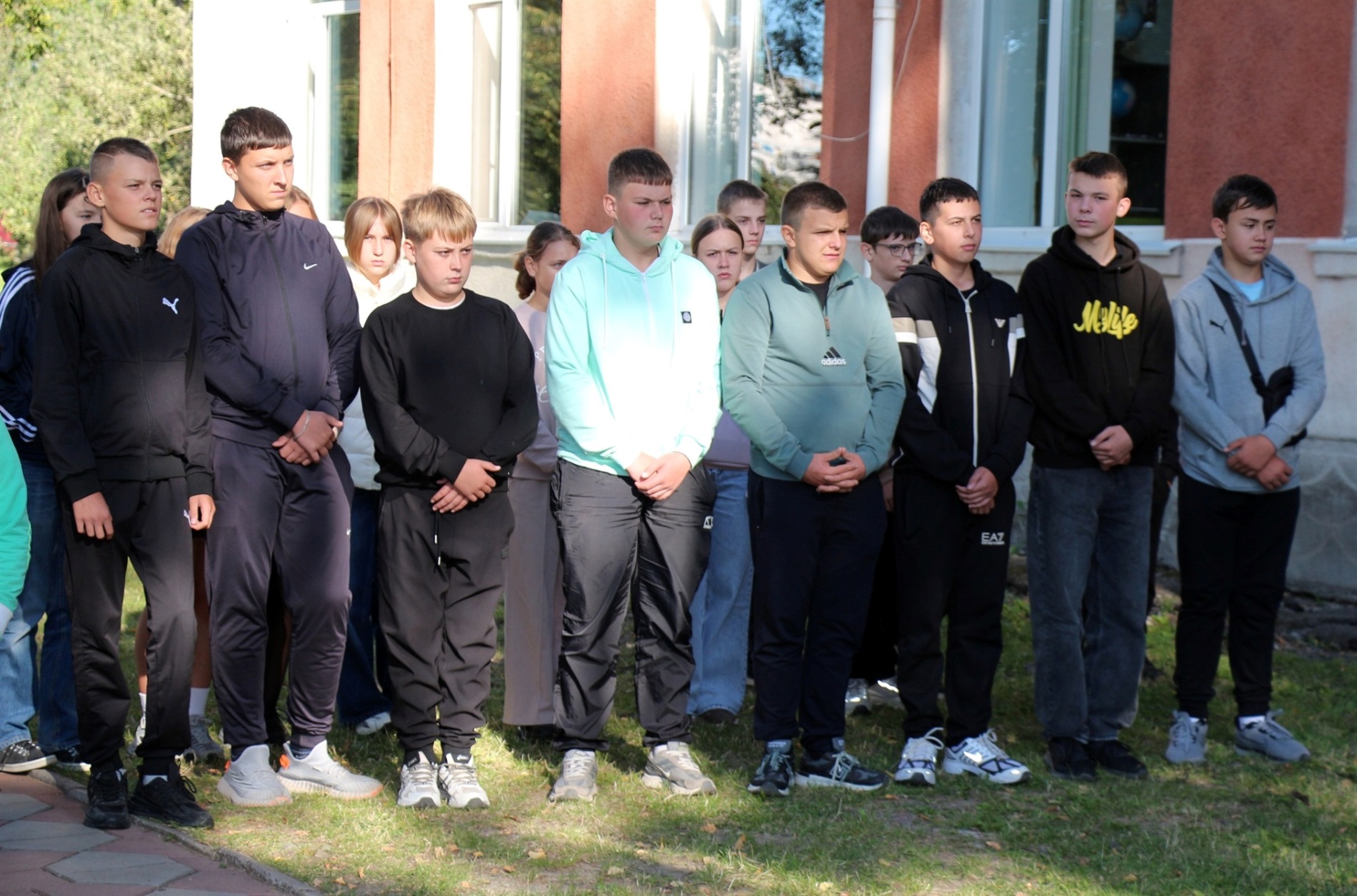 На території Терешківської гімназії відбулося відкриття пам’ятної дошки Олегу Комарчуку