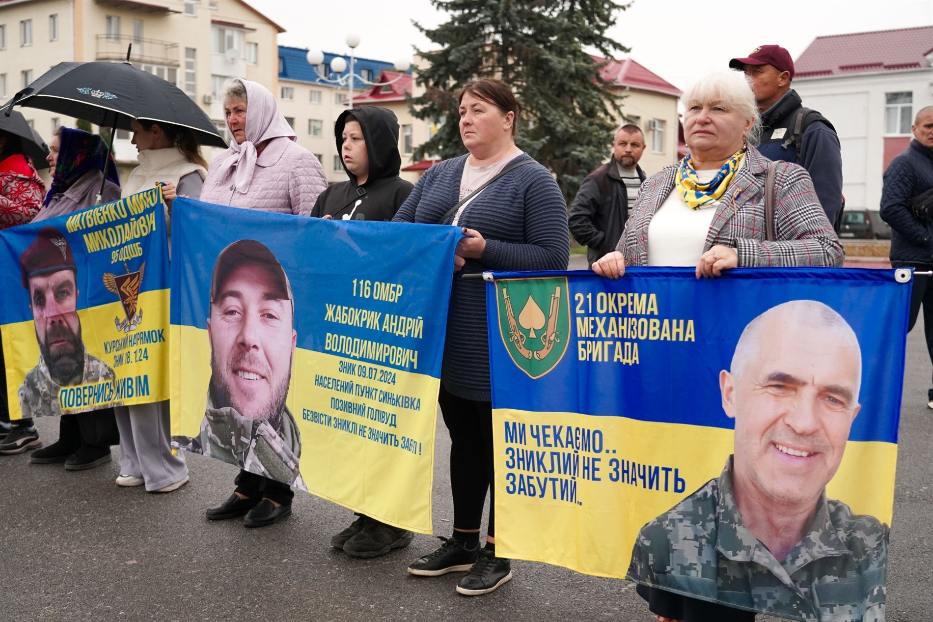 У Барі відбулася щомісячна акція на підтримку безвісти зниклих і полонених захисників