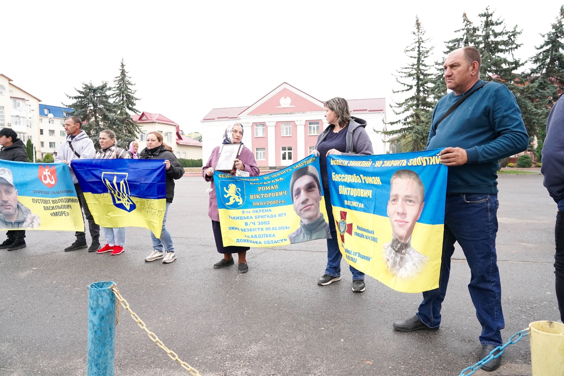 У Барі відбулася щомісячна акція на підтримку безвісти зниклих і полонених захисників
