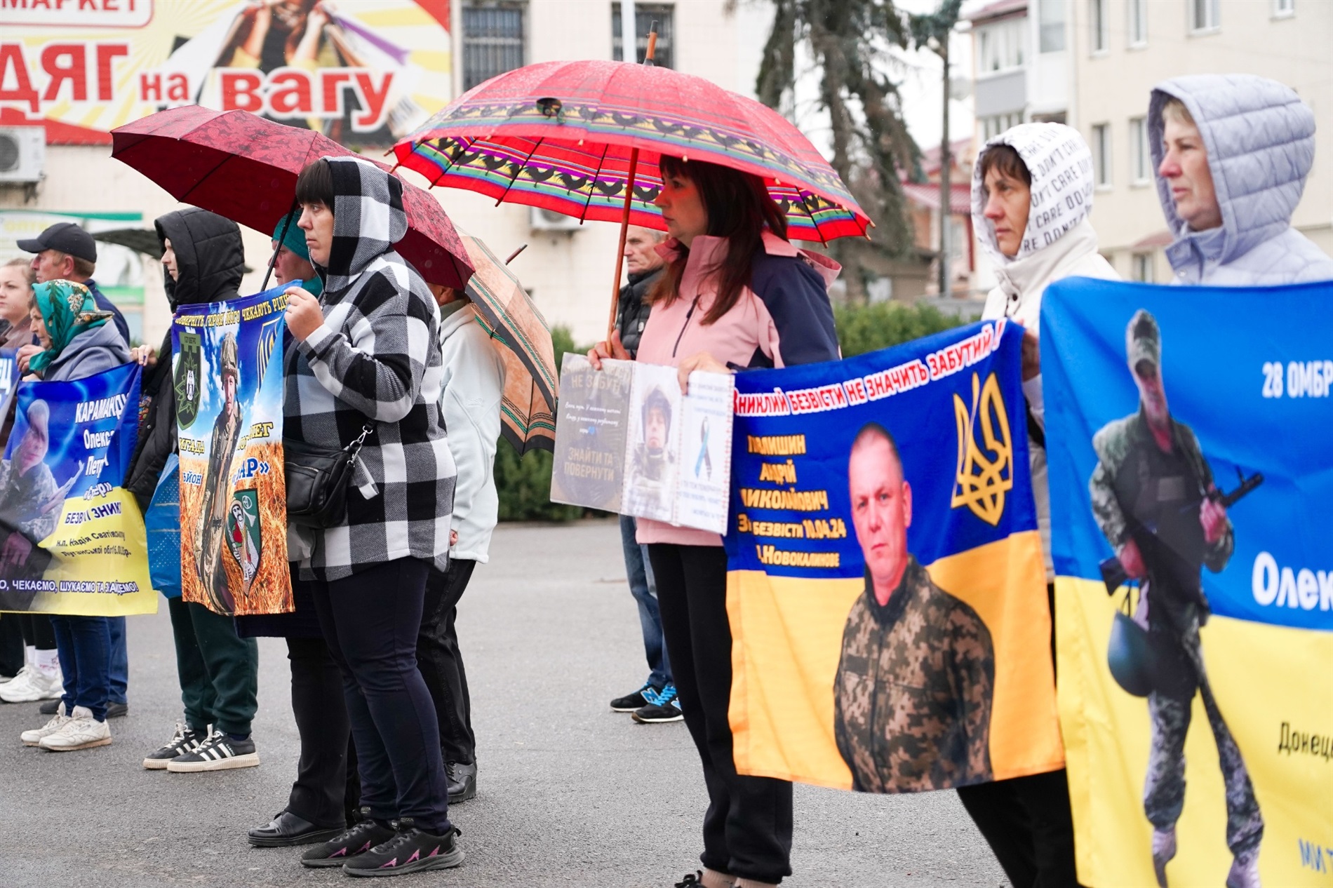 У Барі відбулася щомісячна акція на підтримку безвісти зниклих і полонених захисників