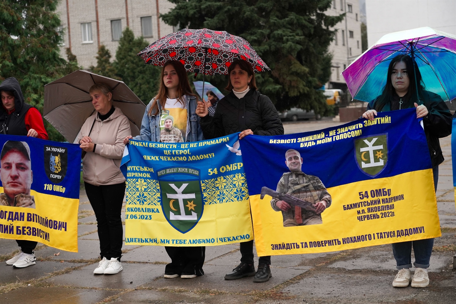 У Барі відбулася щомісячна акція на підтримку безвісти зниклих і полонених захисників