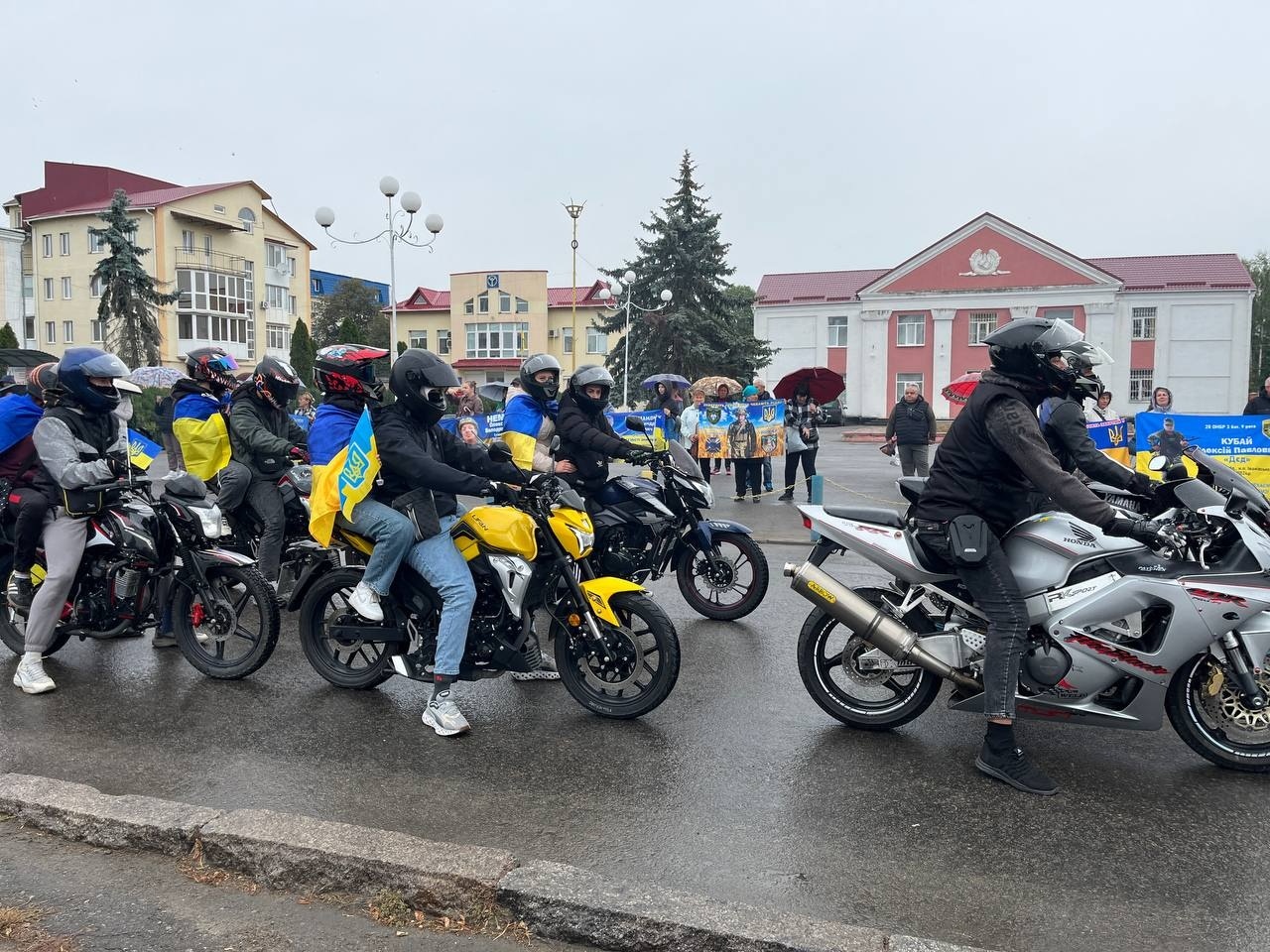 У Барі відбулася щомісячна акція на підтримку безвісти зниклих і полонених захисників