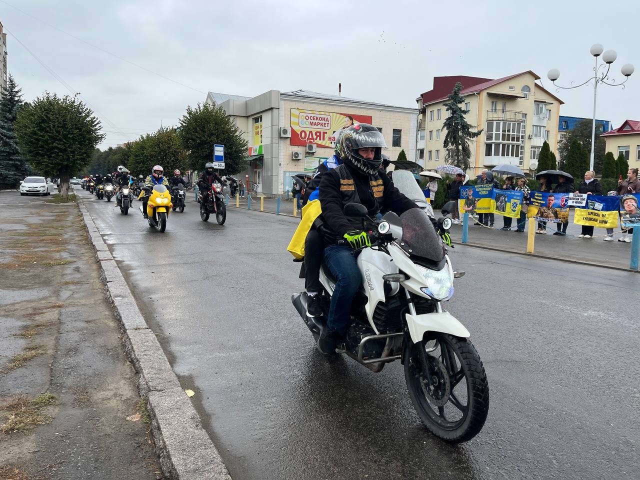 У Барі відбулася щомісячна акція на підтримку безвісти зниклих і полонених захисників