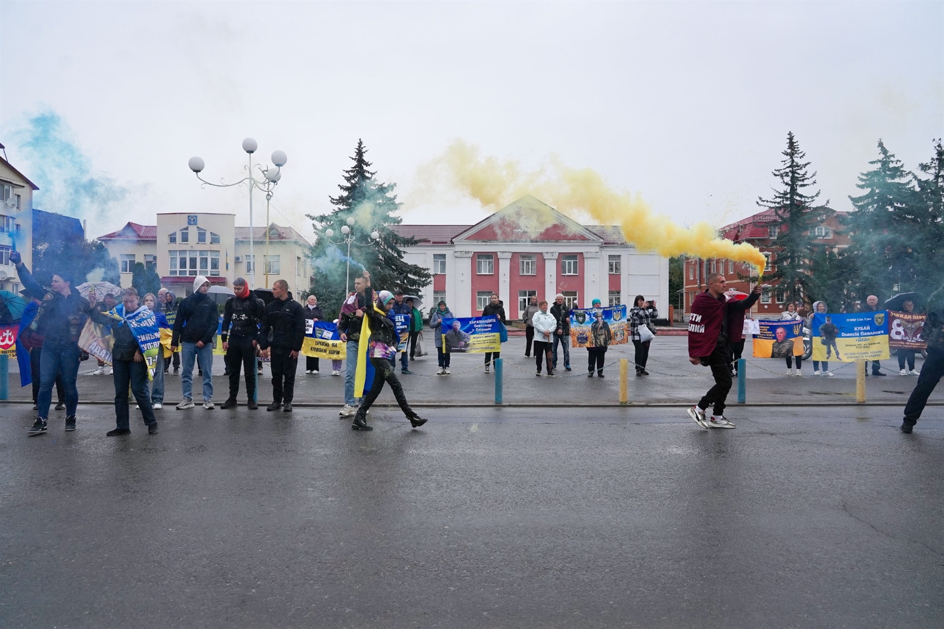 У Барі відбулася щомісячна акція на підтримку безвісти зниклих і полонених захисників