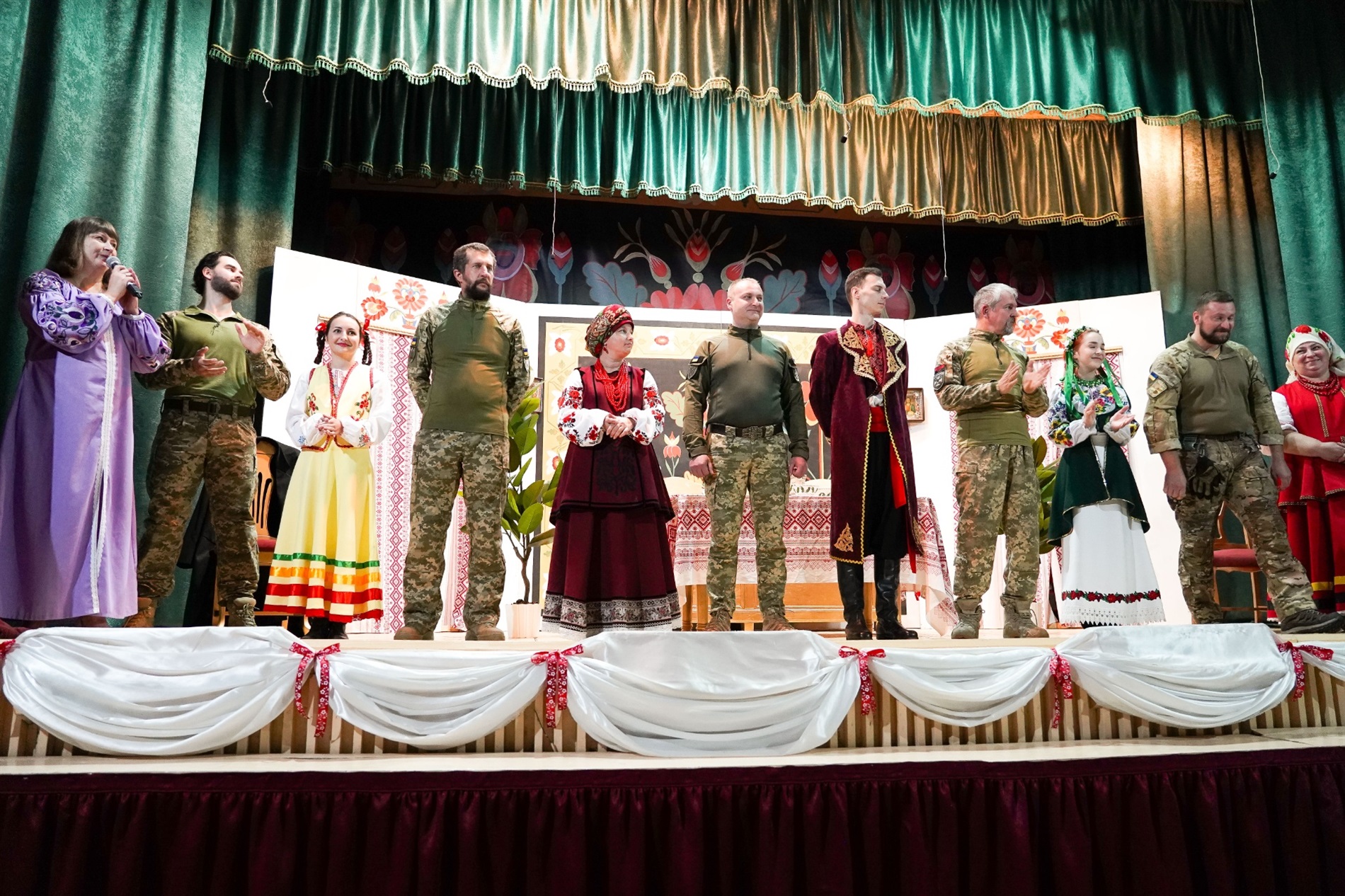 «Мартин Боруля» у Барі: прем’єра театральної постановки ветеранів зібрала аншлаг