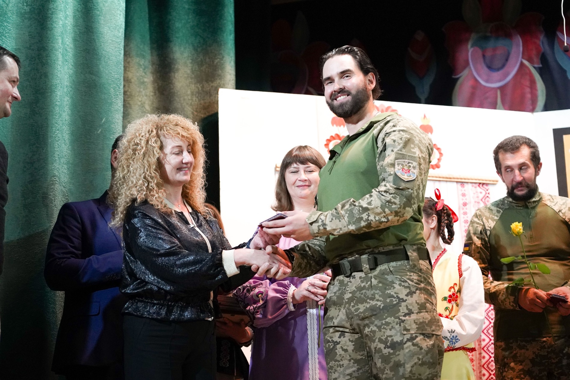 «Мартин Боруля» у Барі: прем’єра театральної постановки ветеранів зібрала аншлаг