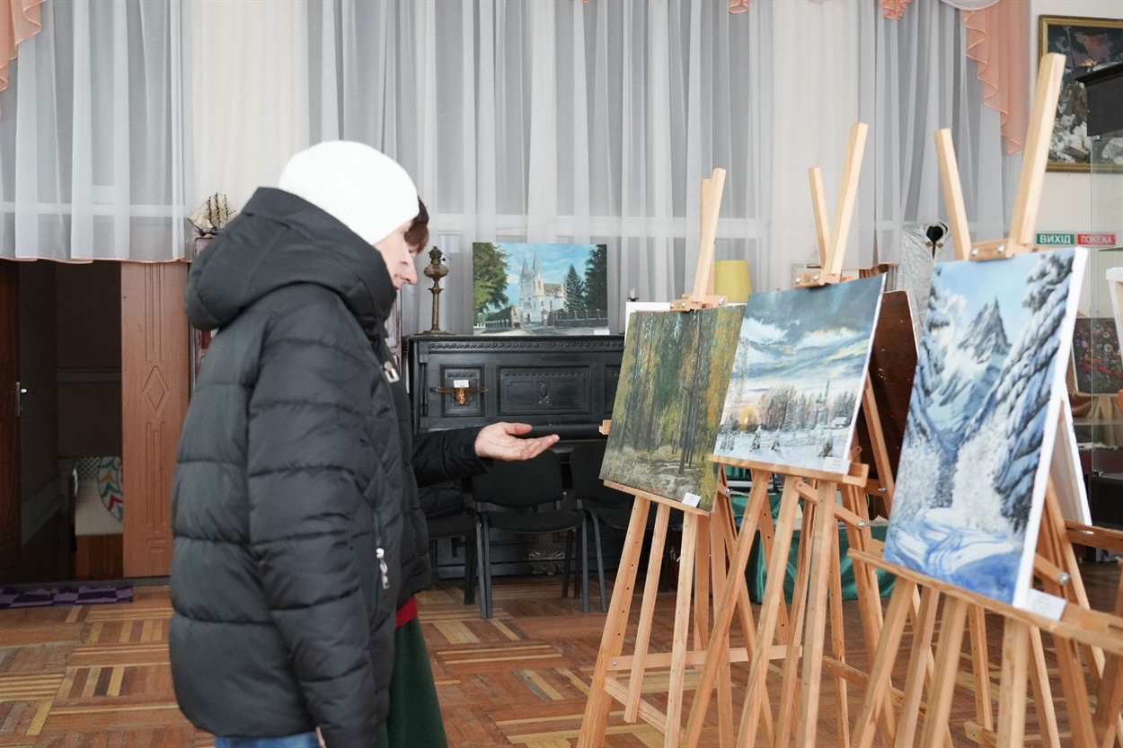 У Барському музеї відкрилася виставка останніх робіт художника Олександра Тюваєва