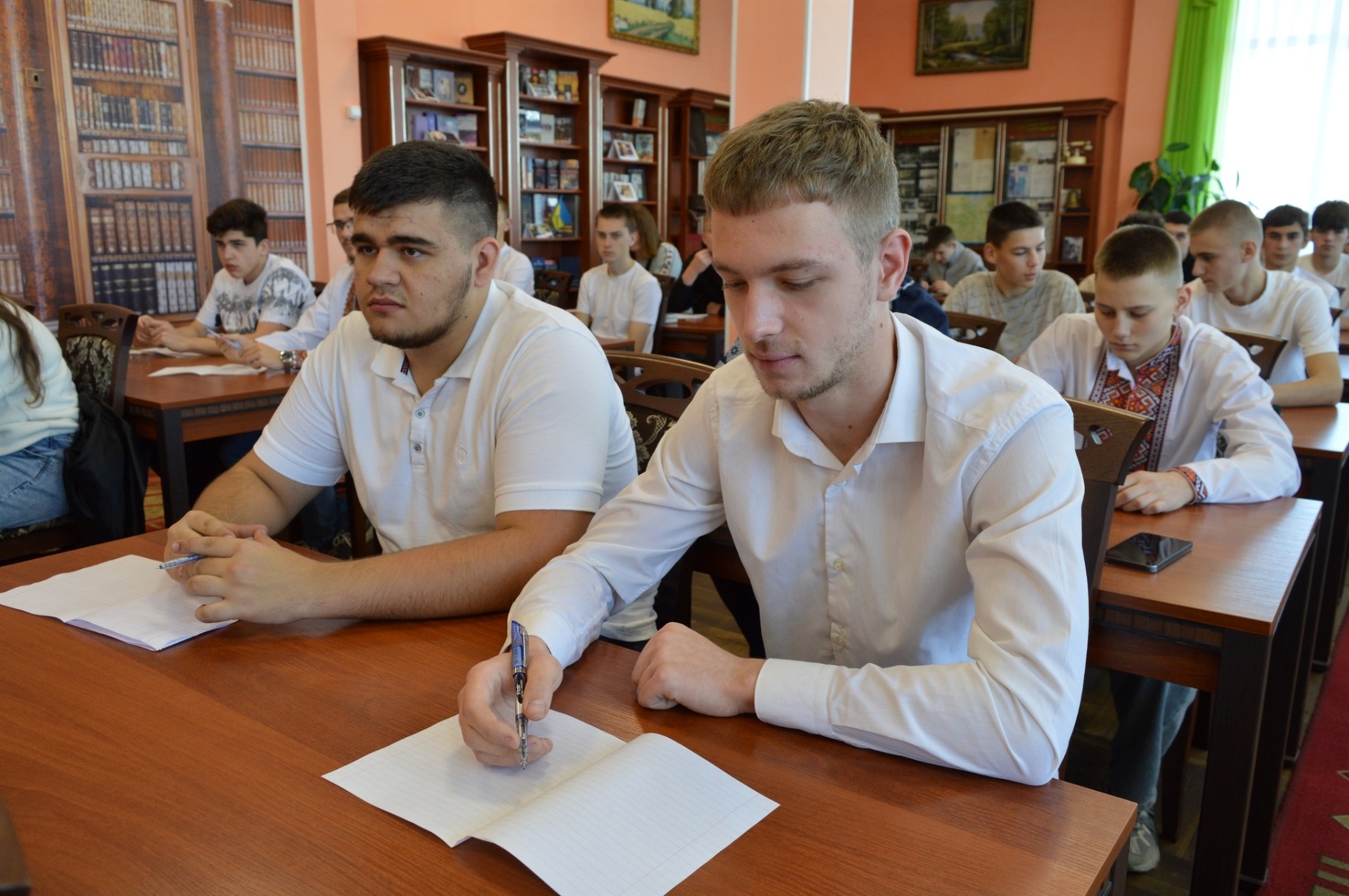 Барчани написали радіодиктант національної єдності. Де ще раз прослухати і куди здавати роботи