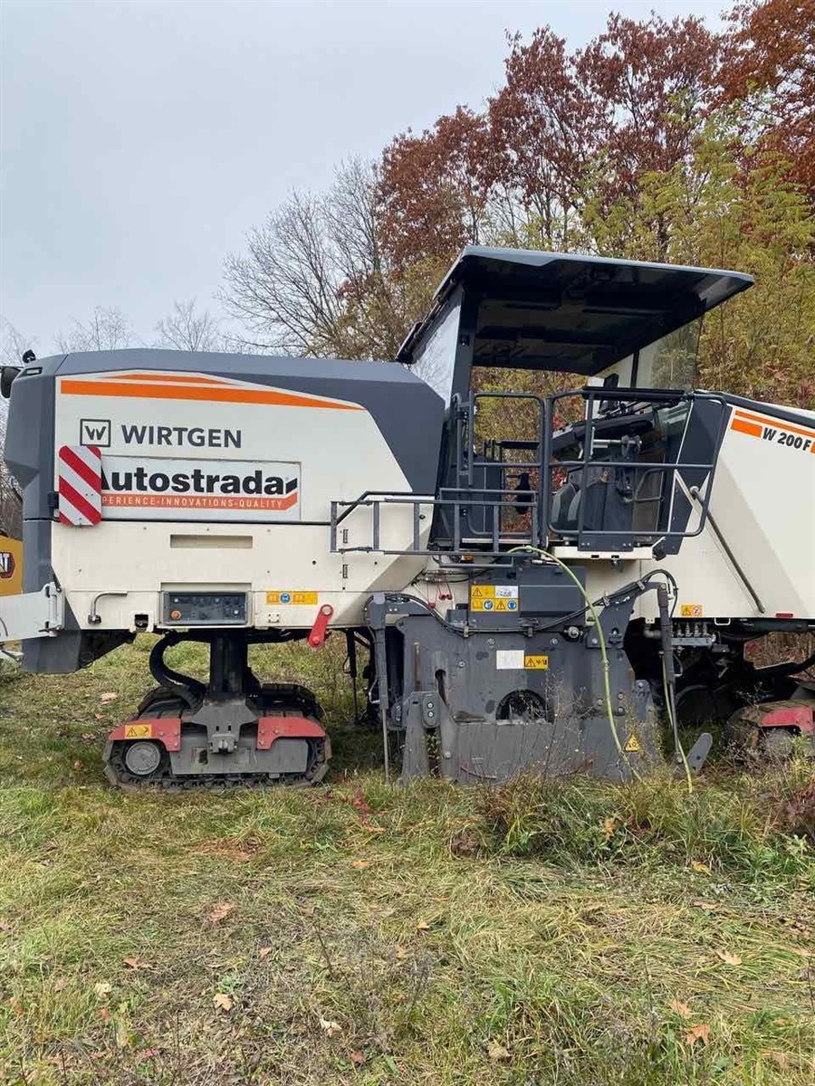 Ремонтують дорогу від Луки-Барської до повороту на Жмеринку