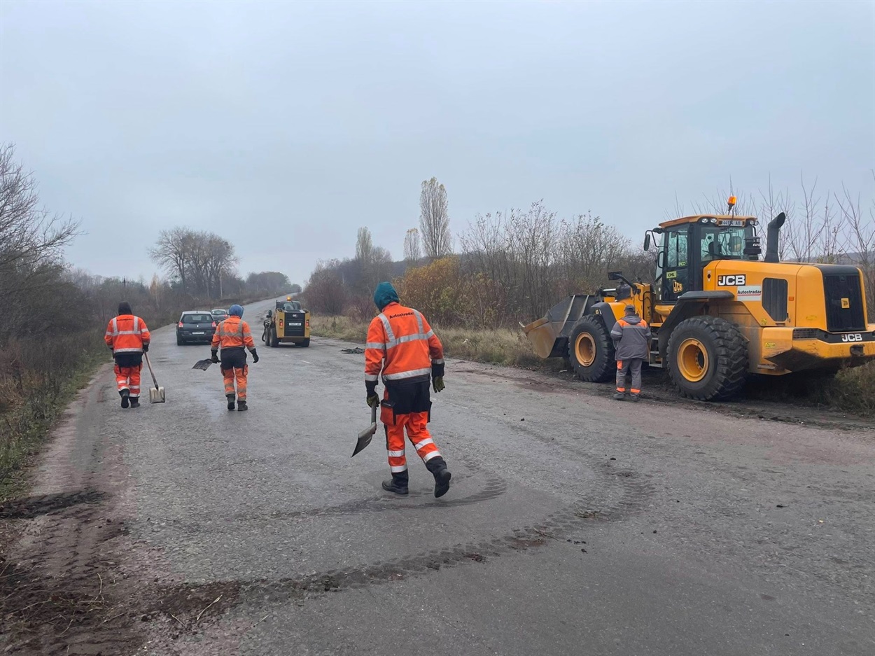 Ремонтують дорогу від Луки-Барської до повороту на Жмеринку